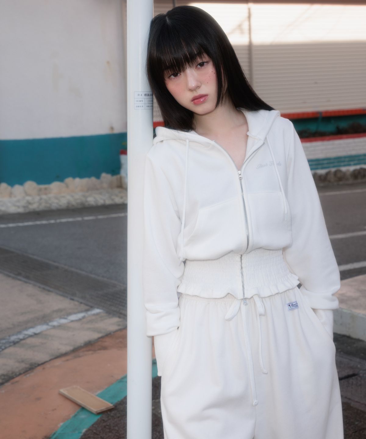 로제프란츠(ROSEFRANTZ) Back Pocket String Sweatpants [Ivory]
