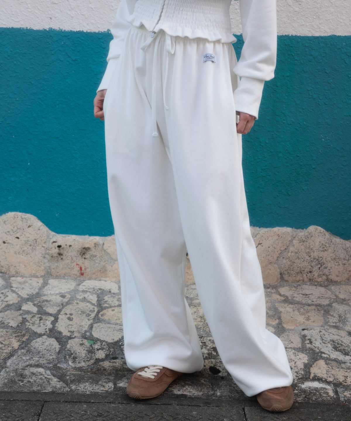 로제프란츠(ROSEFRANTZ) Back Pocket String Sweatpants [Ivory]