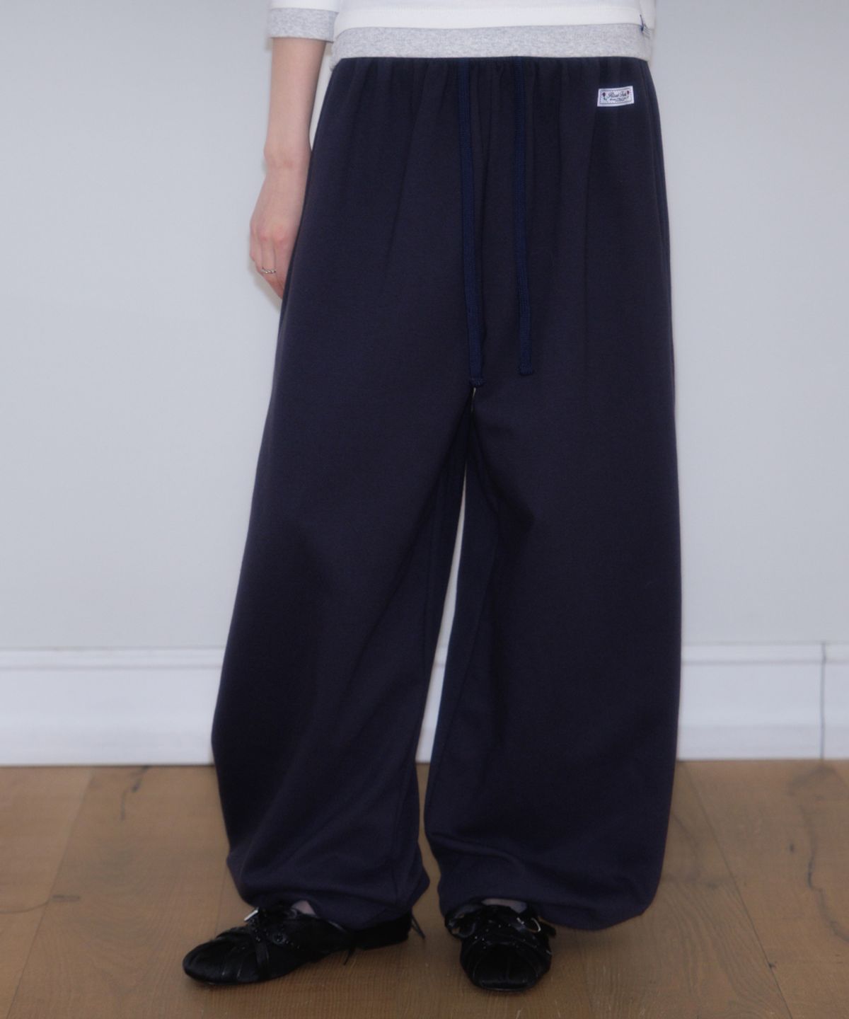 로제프란츠(ROSEFRANTZ) Back Pocket String Sweatpants [Charcoal]