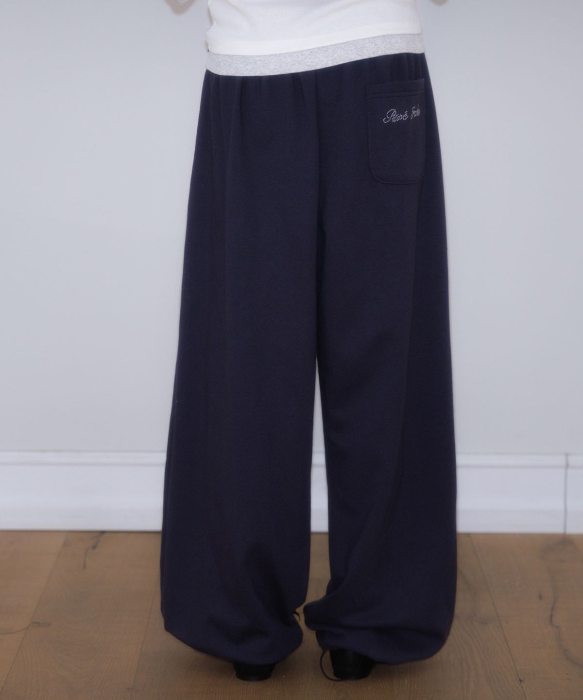 로제프란츠(ROSEFRANTZ) Back Pocket String Sweatpants [Charcoal]