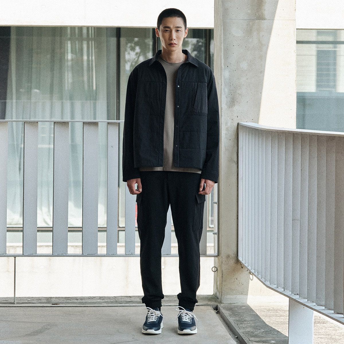 에스티코(STCO) 유틸리티 셔츠형 패딩 블랙 (오버핏)_SWDVAB1OSB
