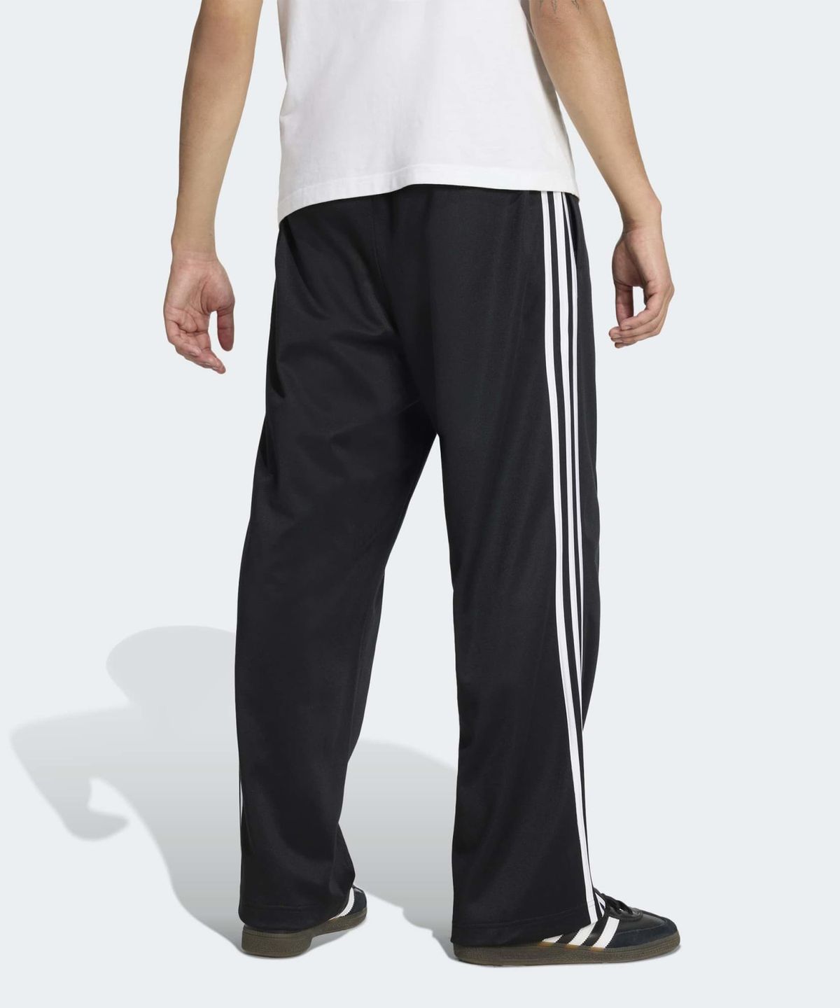 아디다스(ADIDAS) 배기 트랙 팬츠 - 블랙:화이트 / KE3501