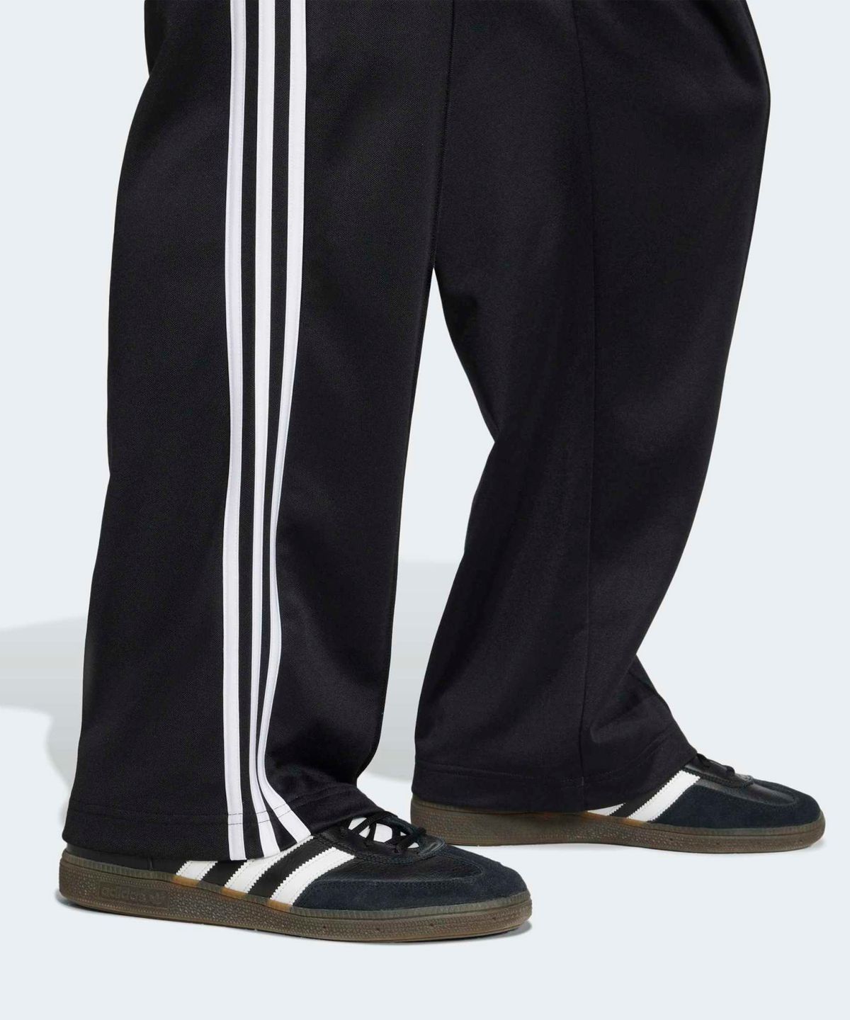 아디다스(ADIDAS) 배기 트랙 팬츠 - 블랙:화이트 / KE3501
