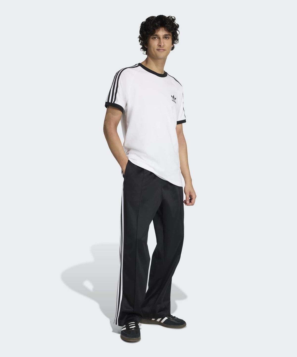 아디다스(ADIDAS) 배기 트랙 팬츠 - 블랙:화이트 / KE3501