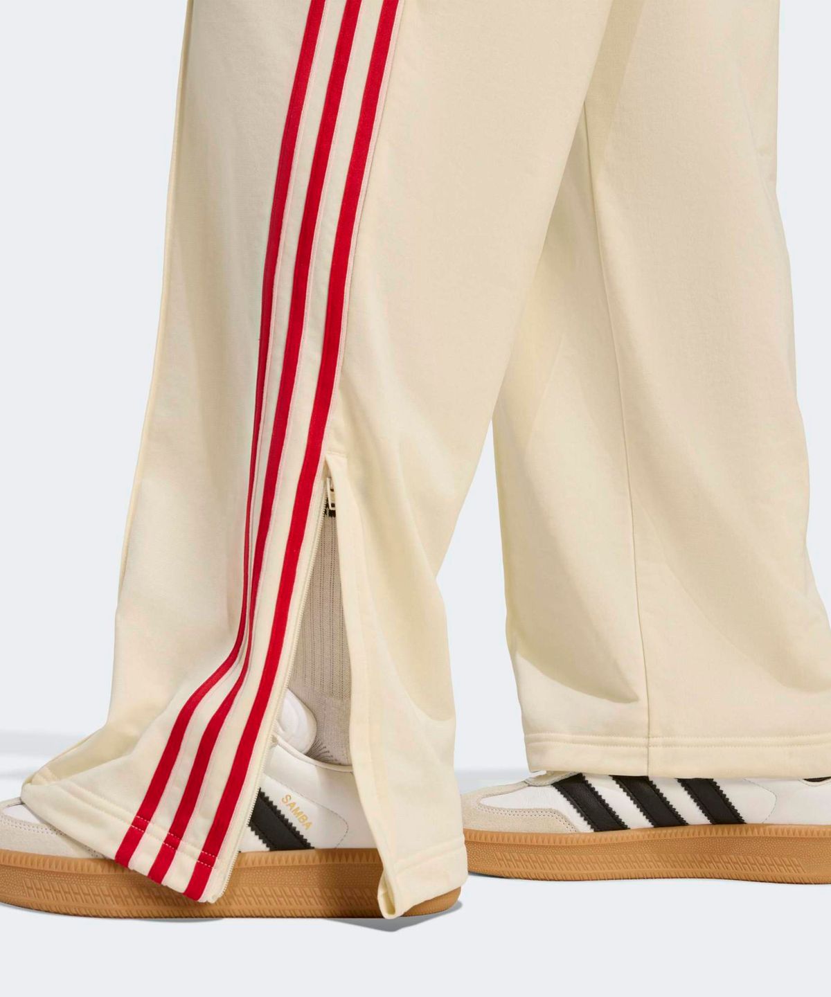 아디다스(ADIDAS) 파이어버드 루즈 트랙 팬츠 - 크림화이트:레드 / KQ8056