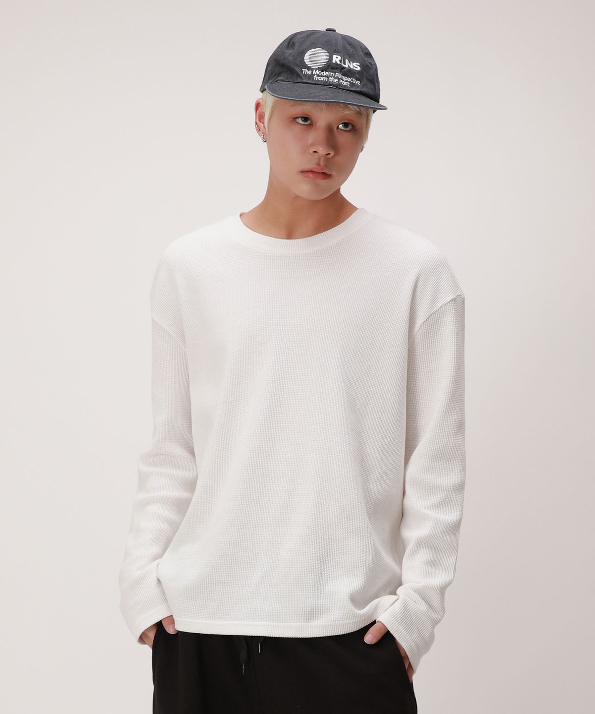 디벨로브(DEVELOVE) 베이직 와플 롱슬리브_아이보리