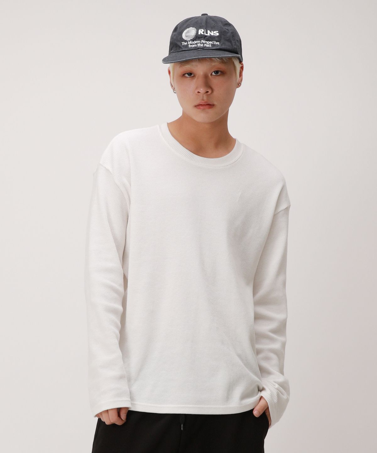 디벨로브(DEVELOVE) 베이직 와플 롱슬리브_아이보리