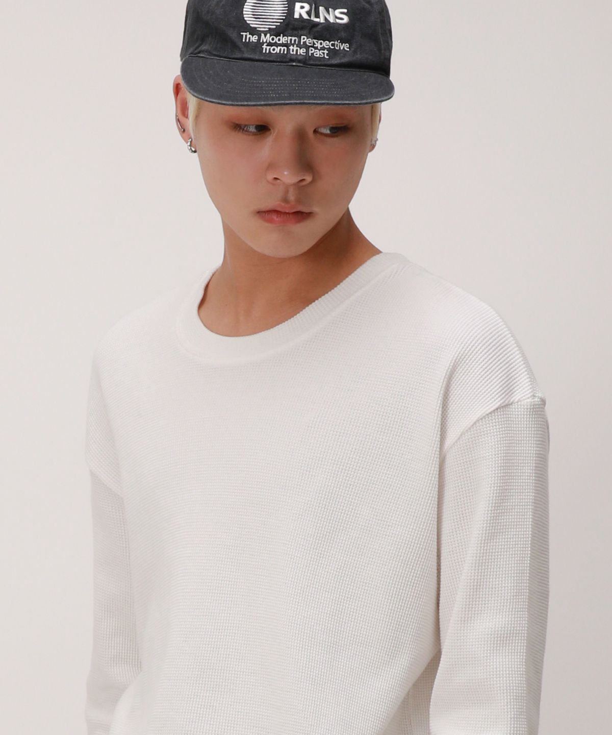 디벨로브(DEVELOVE) 베이직 와플 롱슬리브_아이보리