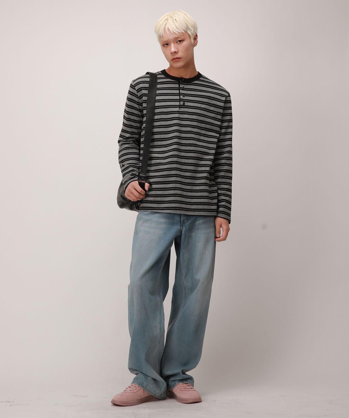 디벨로브(DEVELOVE) 스트라이프 헨리넥 롱슬리브_차콜