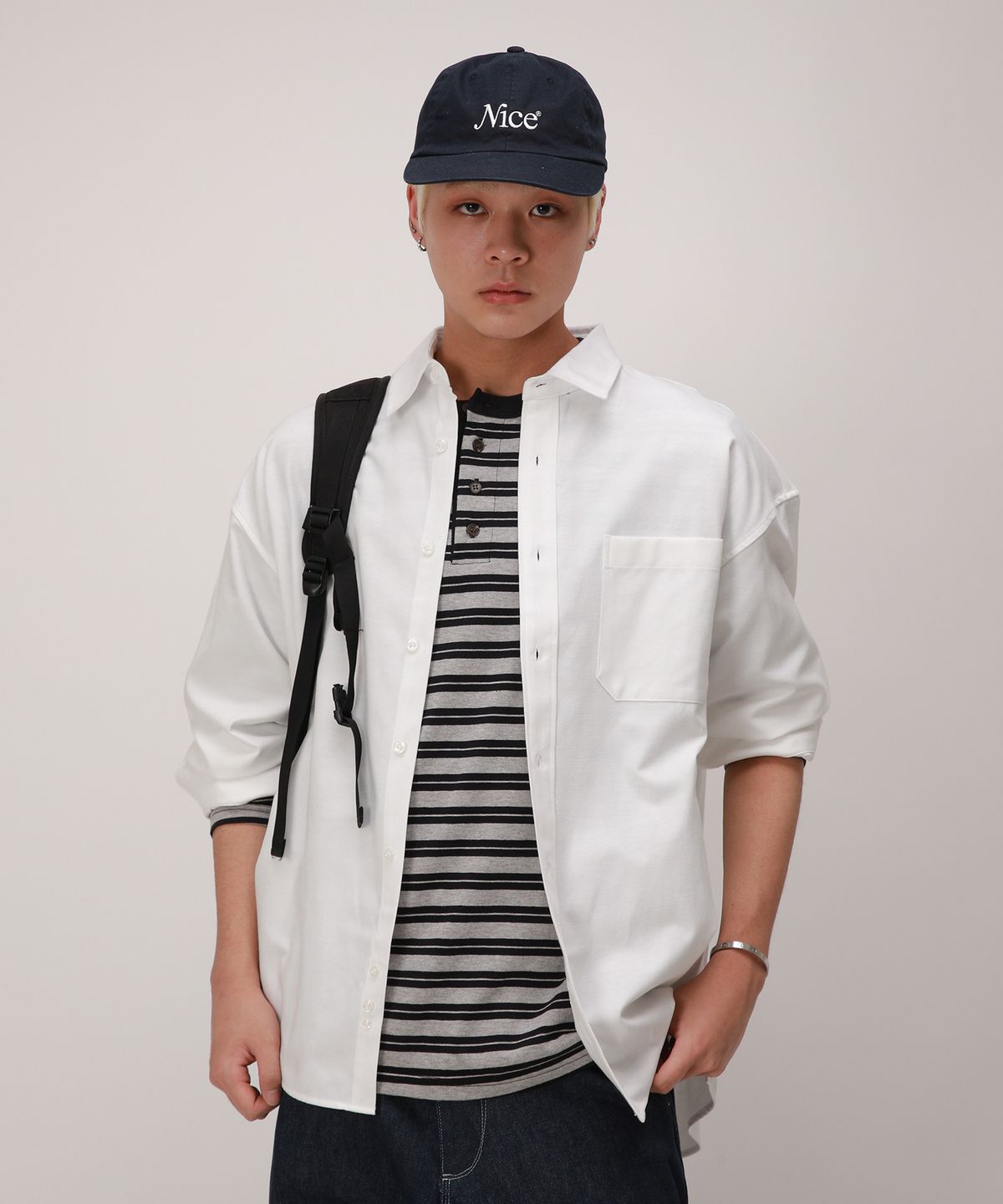 디벨로브(DEVELOVE) 스트라이프 헨리넥 롱슬리브_네이비
