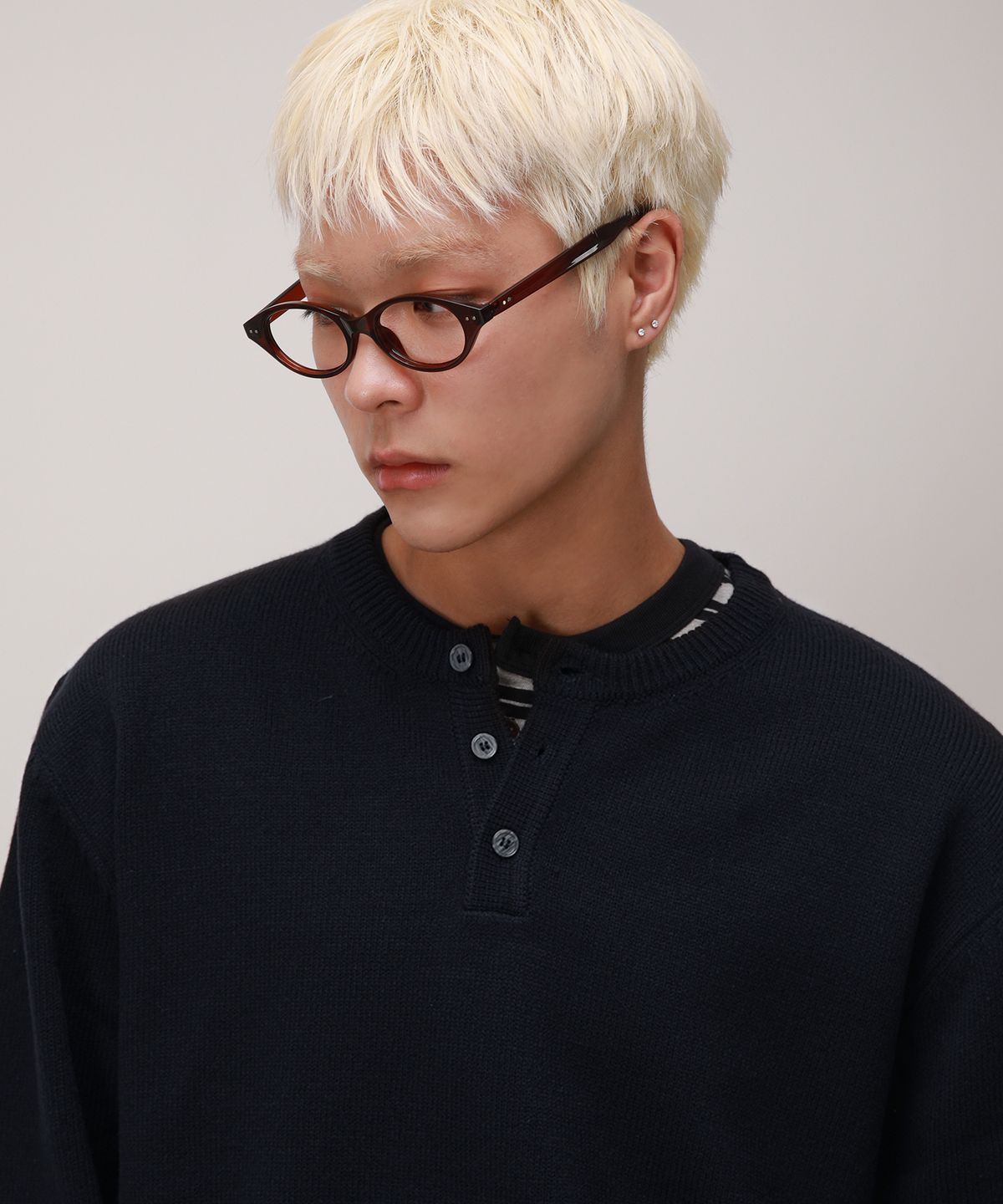 디벨로브(DEVELOVE) 데일리 헨리넥 라운드 니트_ 네이비