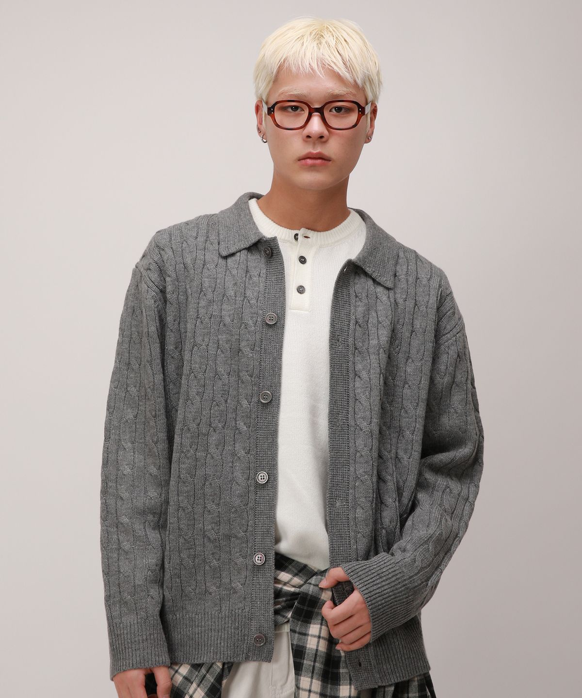 디벨로브(DEVELOVE) 데일리 헨리넥 라운드 니트_ 아이보리