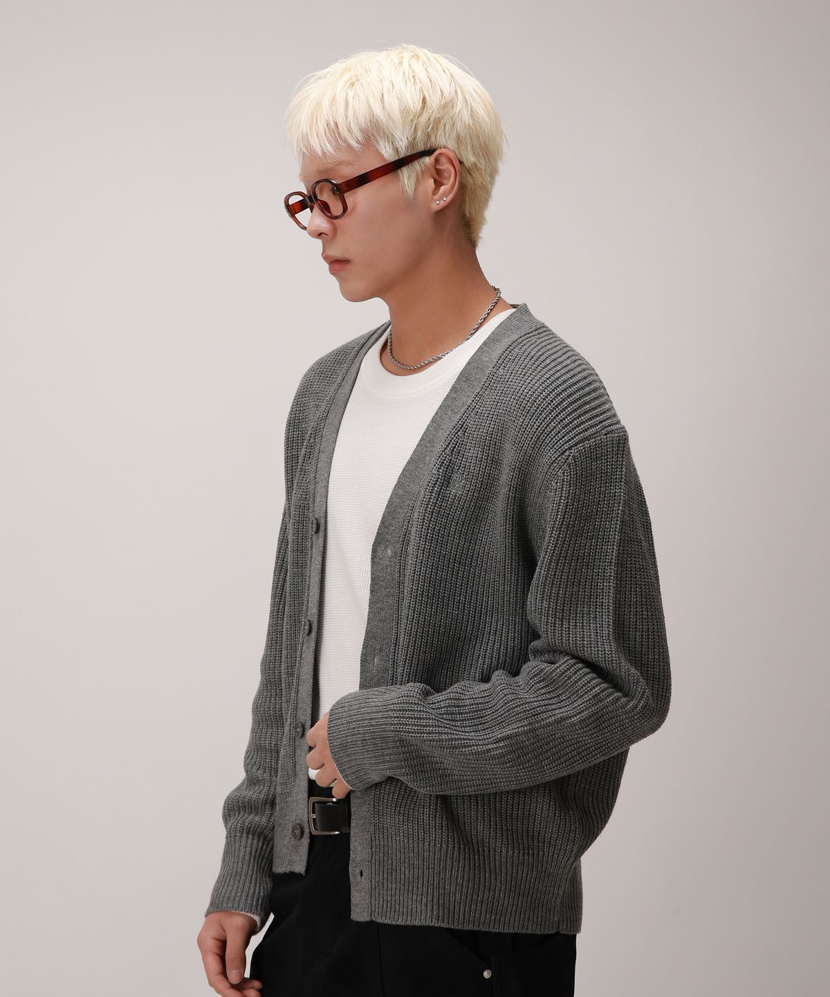 디벨로브(DEVELOVE) 에센셜 하찌 브이넥 가디건_그레이