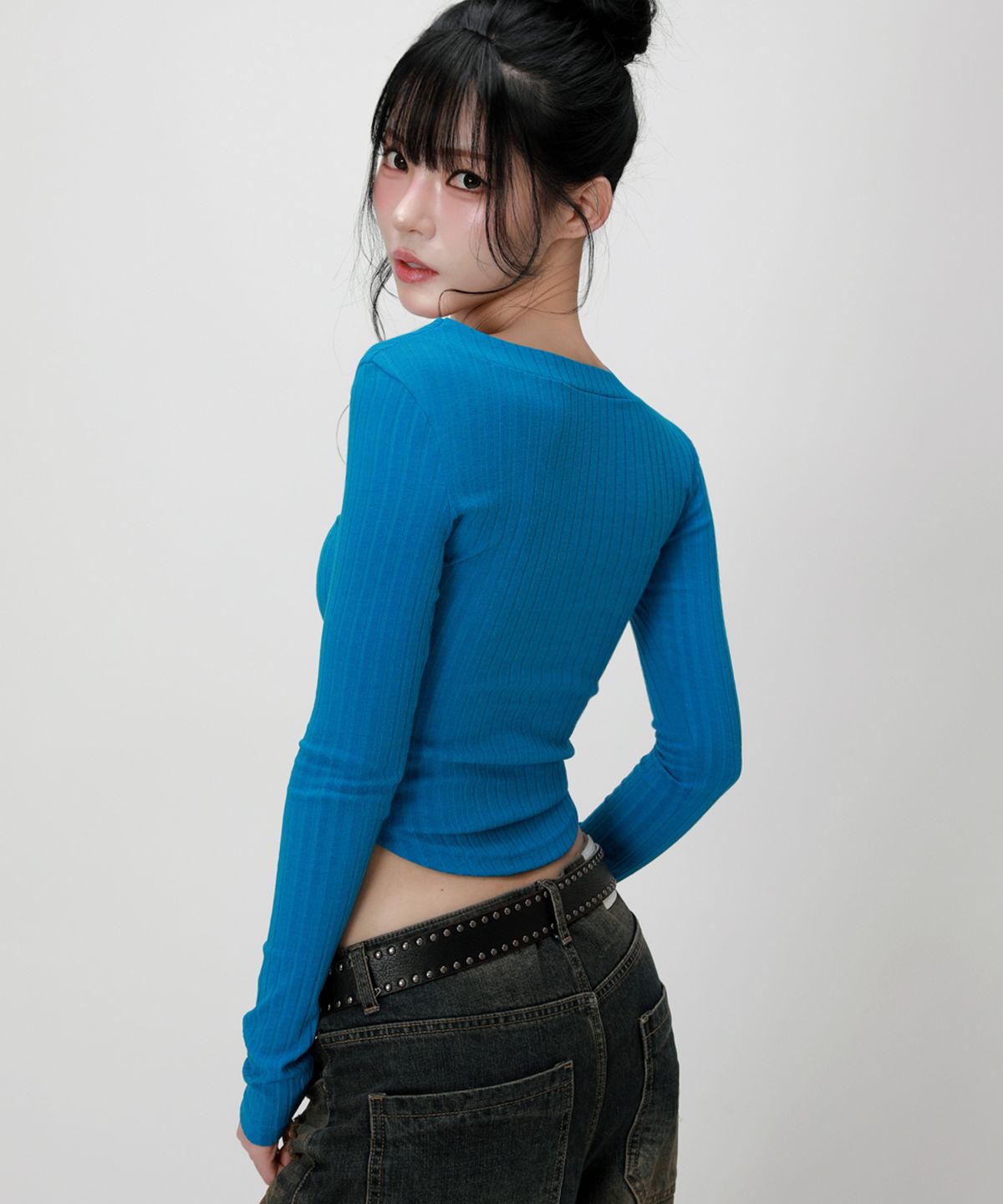 라이크더모스트(LIKE THE MOST) 리브 헨리넥 슬림 롱슬리브 탑_블루