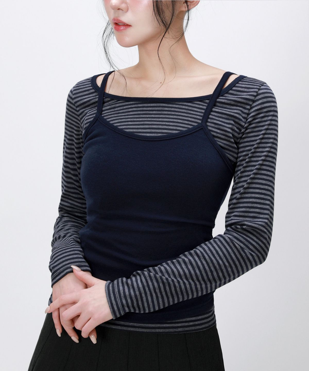 라이크더모스트(LIKE THE MOST) 스트라이프 레이어드 나시 세트 롱슬리브 탑_네이비