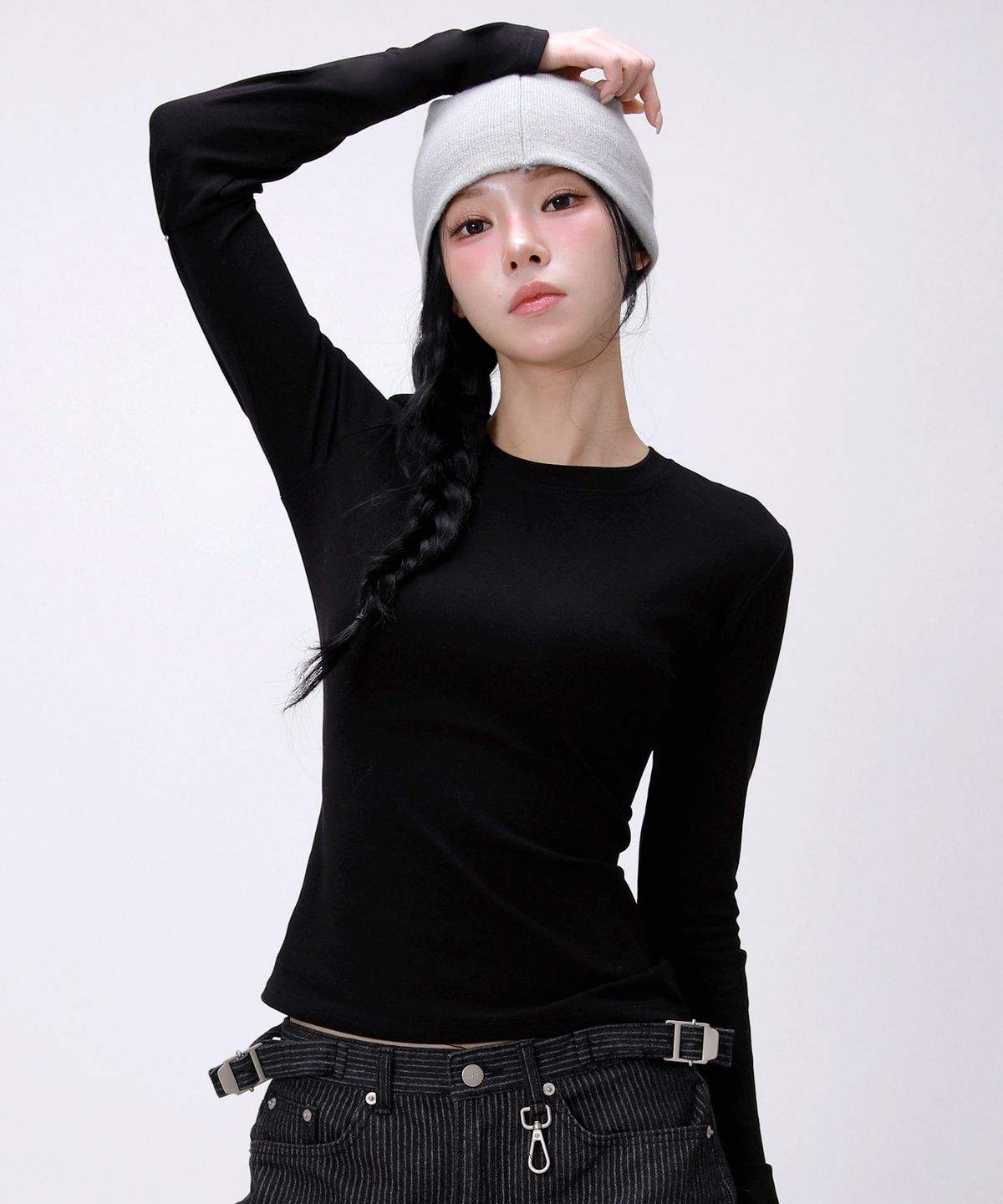 라이크더모스트(LIKE THE MOST) 슬림 베이직 롱슬리브 티셔츠_블랙
