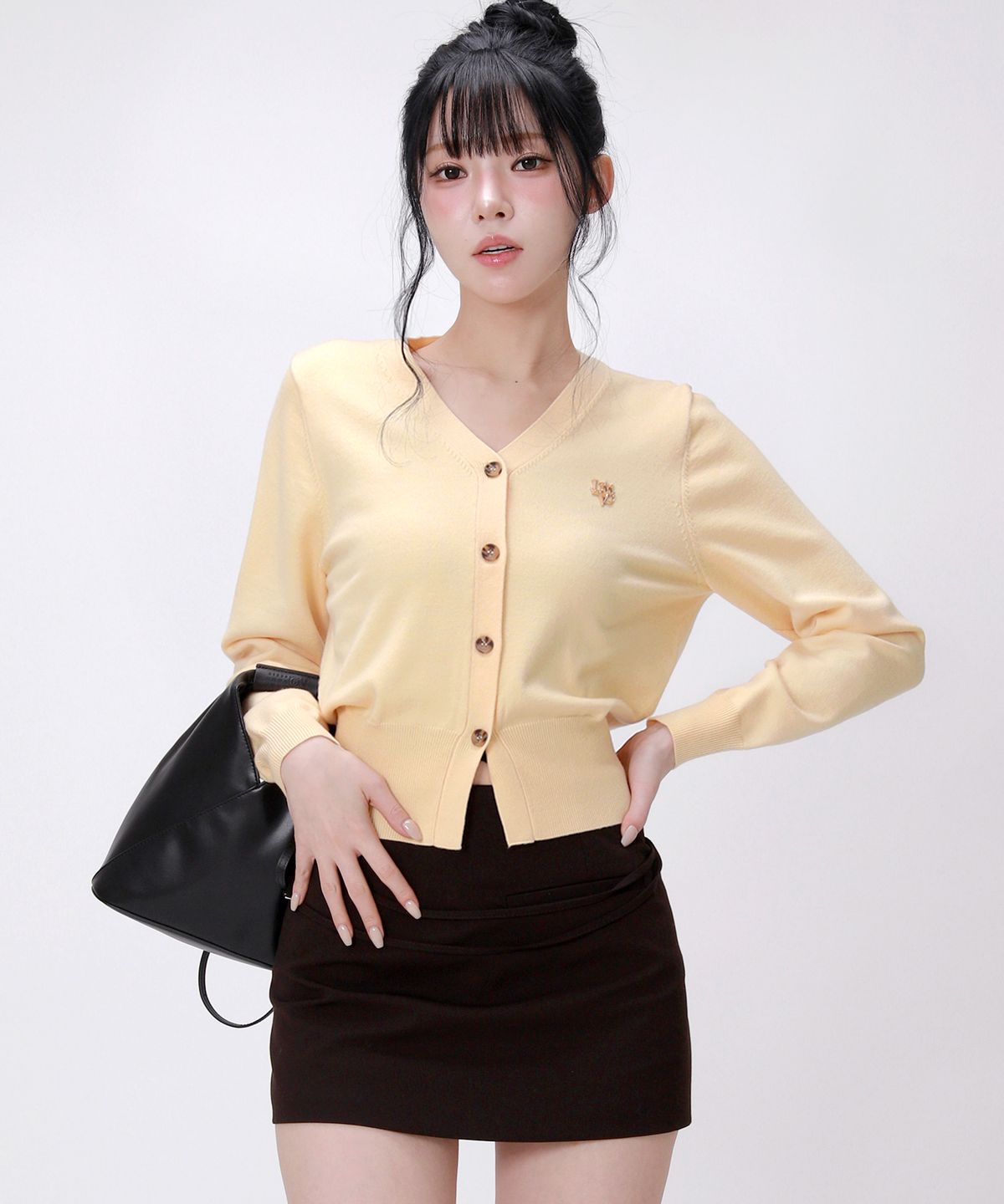 라이크더모스트(LIKE THE MOST) 소프트 에센셜 브이넥 니트 가디건_버터