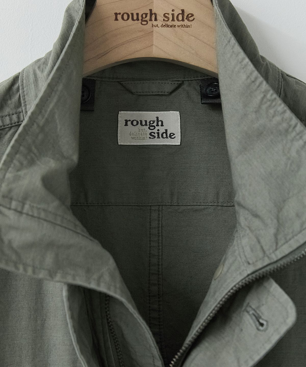 러프사이드(ROUGHSIDE) Dune Parka Light Grey