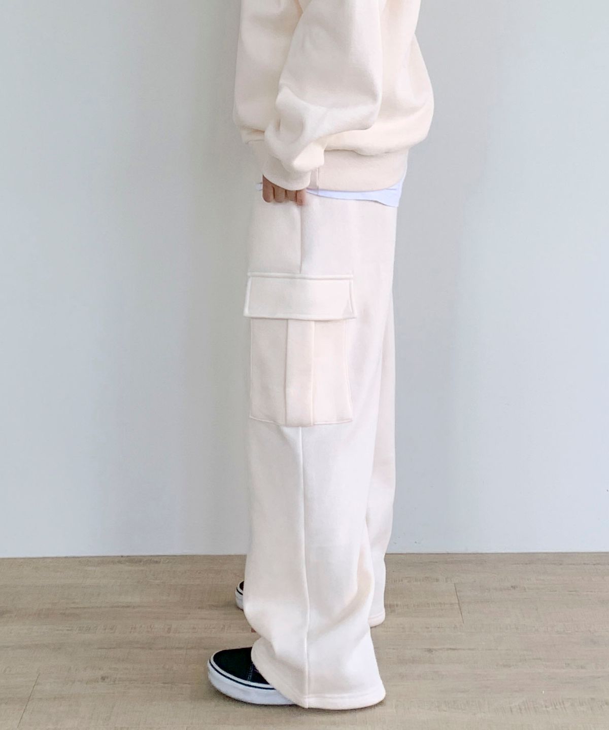 락트개러지(ROCKED GARAGE) UNISEX 기모 트레이닝 와이드 카고 팬츠_크림