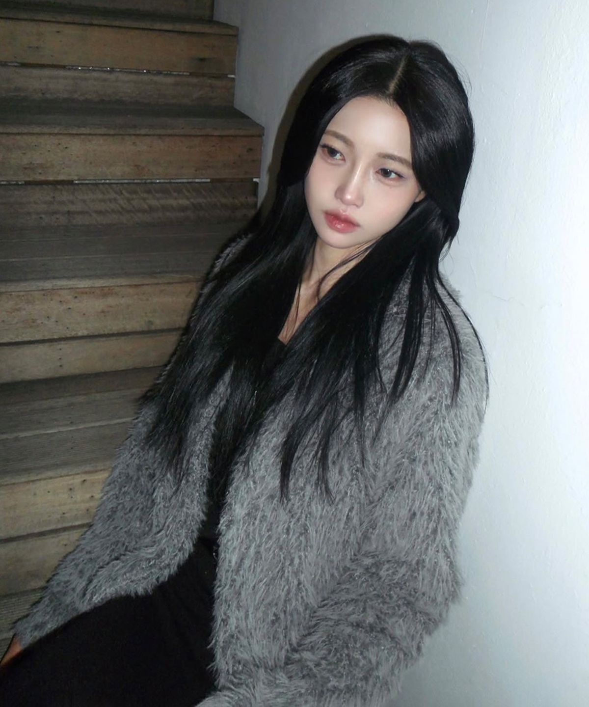 이네기(INEGI) Feather Fur Cardigan (grey)