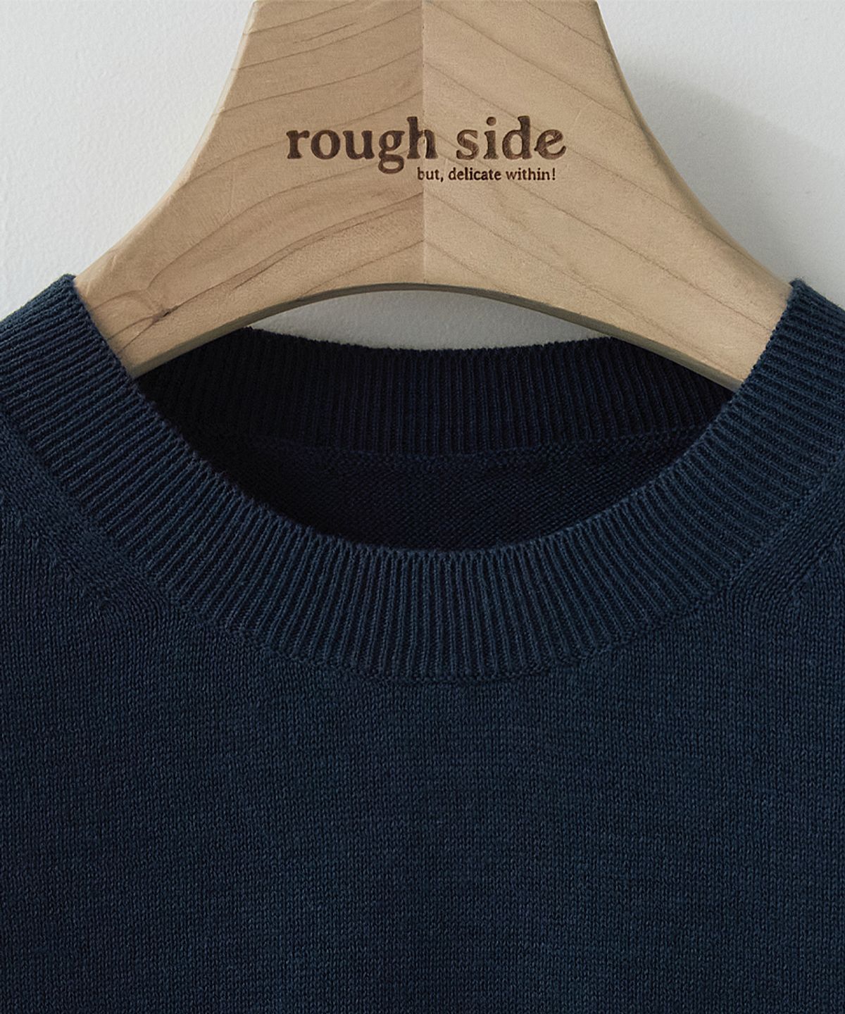 러프사이드(ROUGHSIDE) Crew Knit Navy