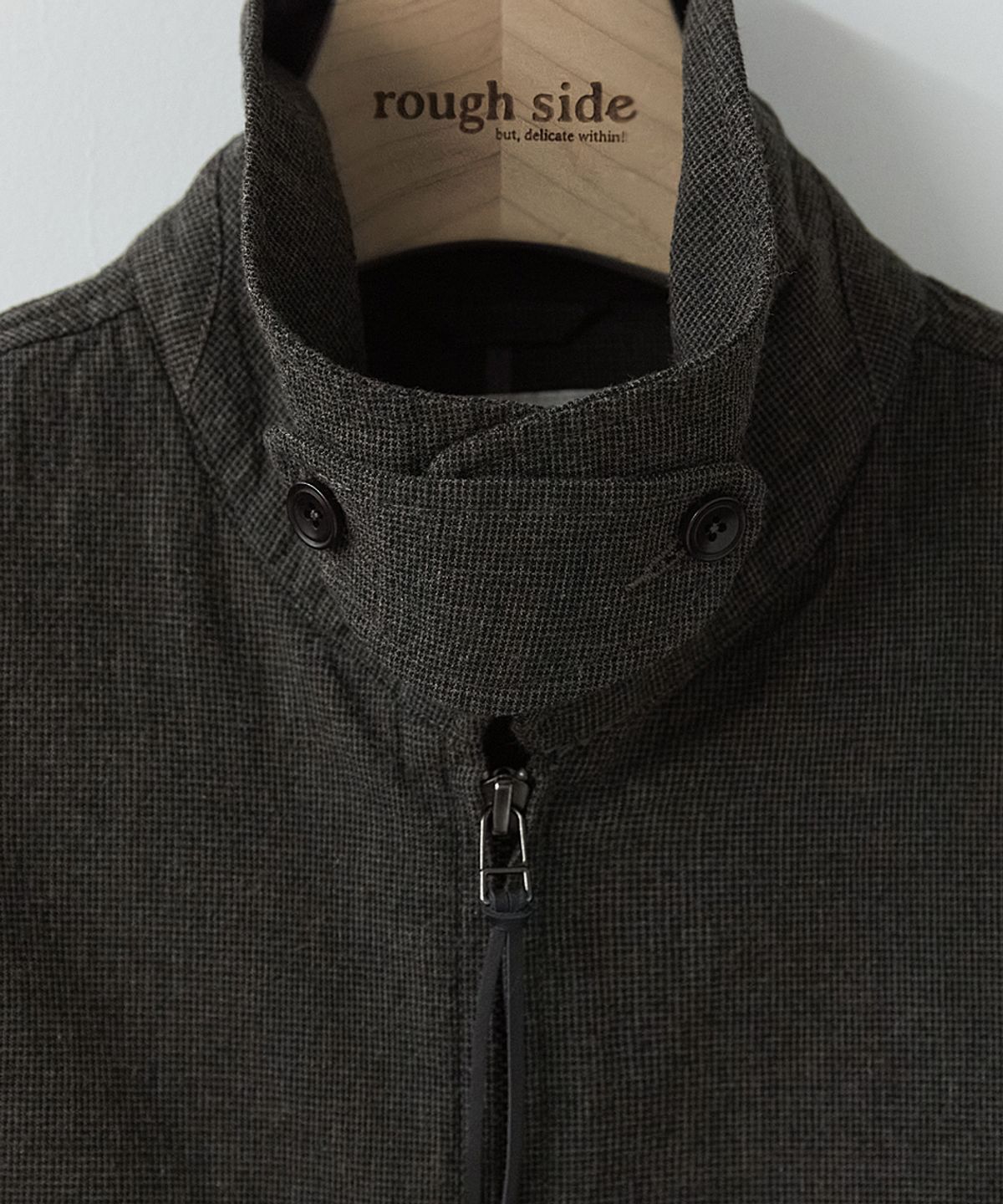 러프사이드(ROUGHSIDE) Swing Jacket Ash Black