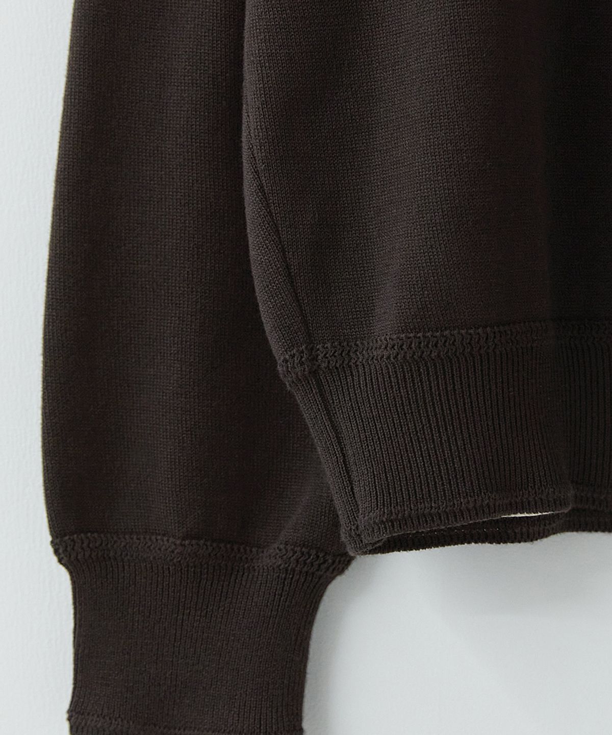 러프사이드(ROUGHSIDE) Plain Collar Knit Dark Brown