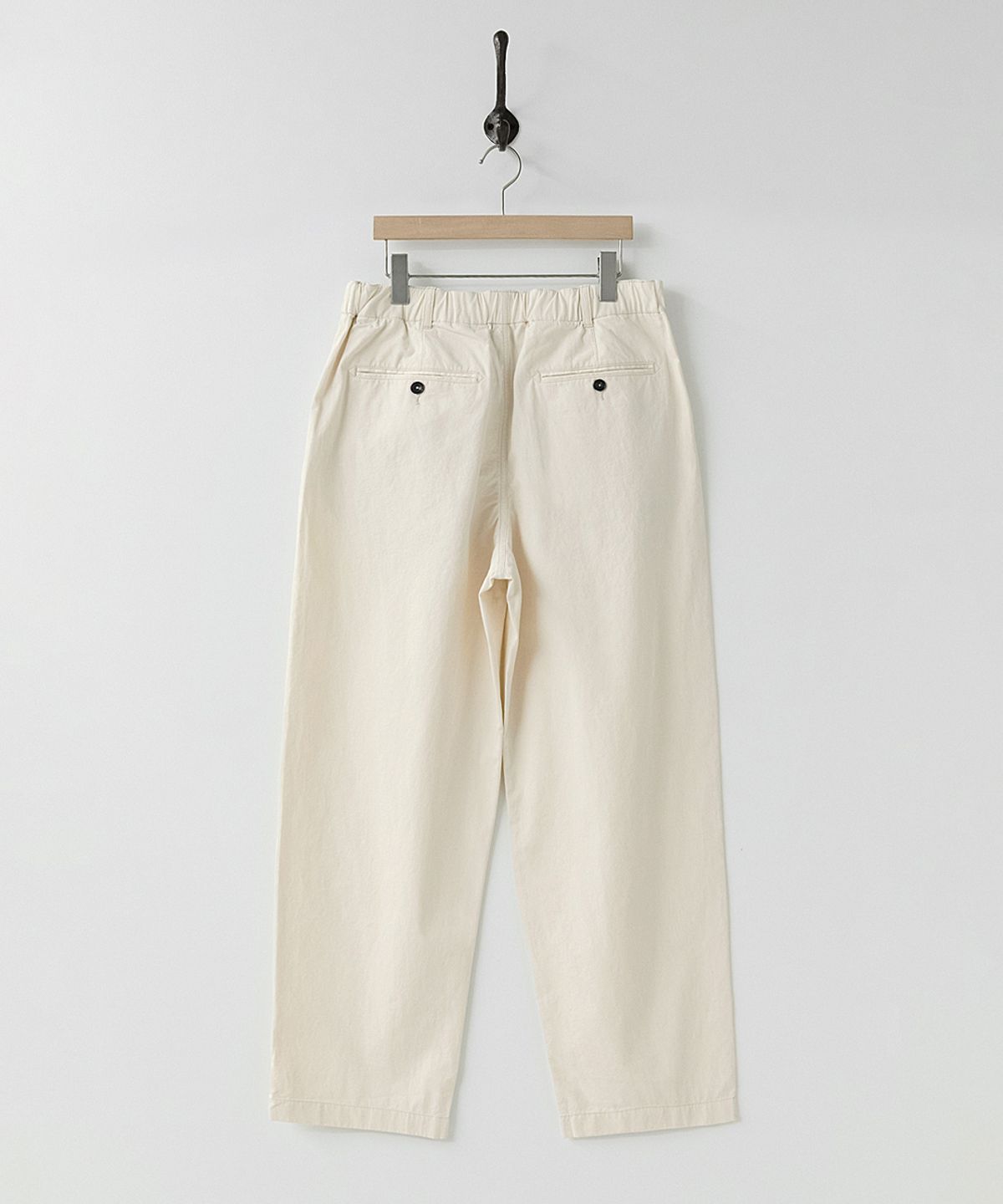 러프사이드(ROUGHSIDE) Box Pleat Pants Ecru