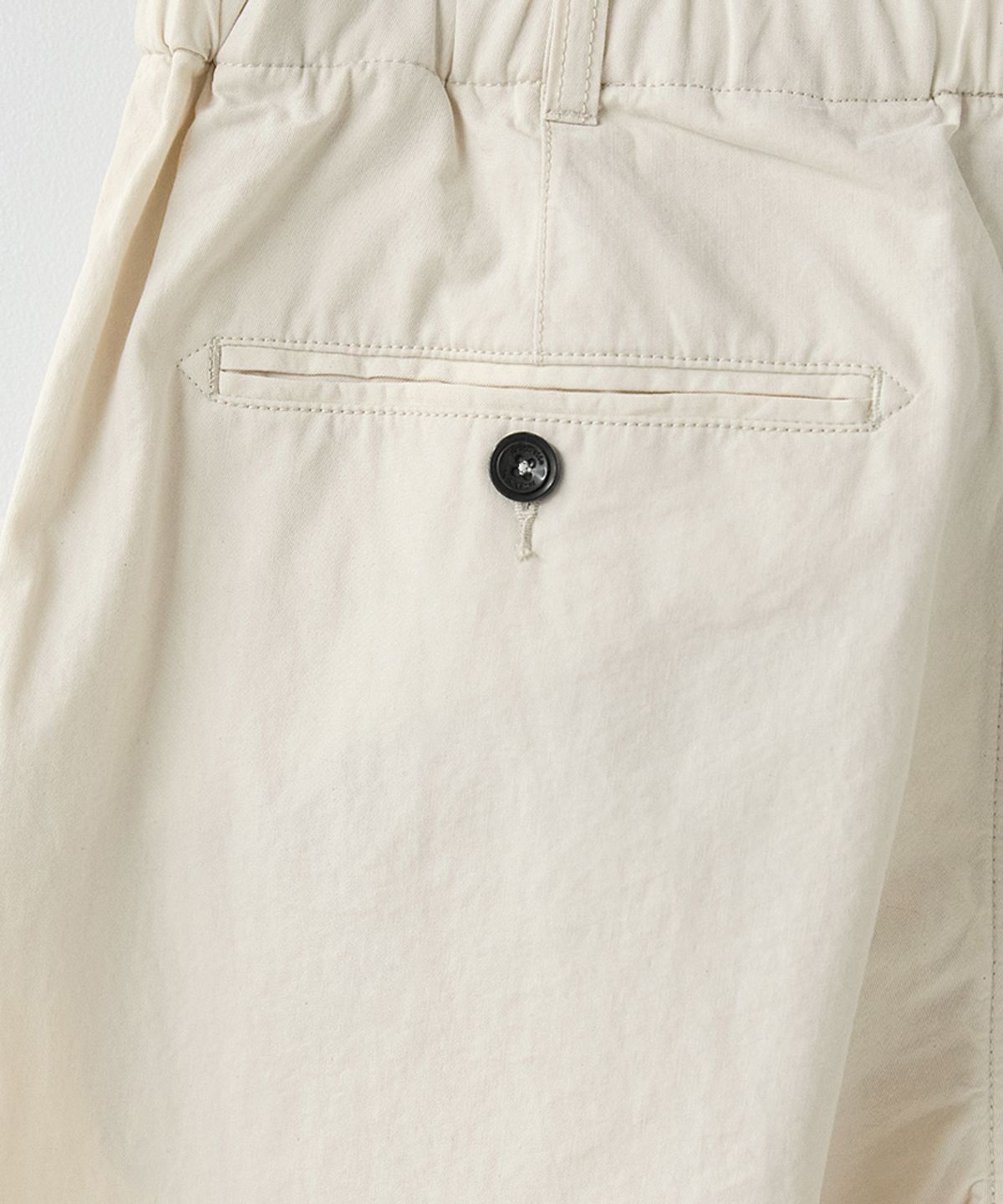 러프사이드(ROUGHSIDE) Box Pleat Pants Ecru