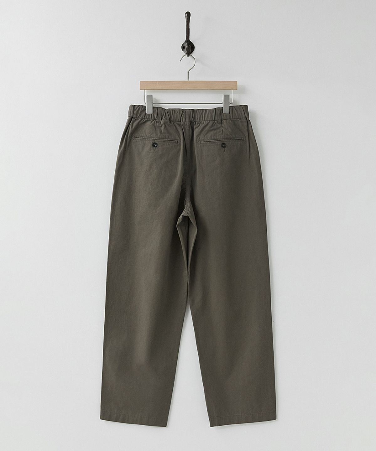 러프사이드(ROUGHSIDE) Box Pleat Pants Mud