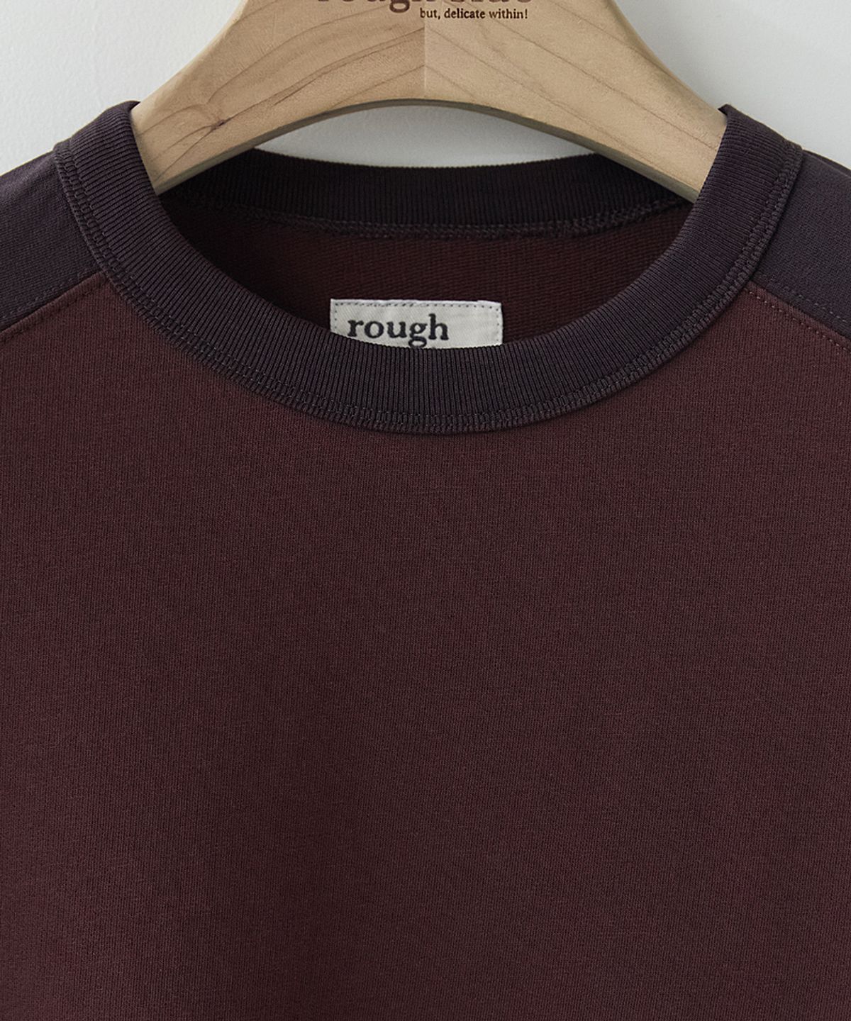 러프사이드(ROUGHSIDE) Contrast Panel Long Sleeve Burgundy/Deep Purple