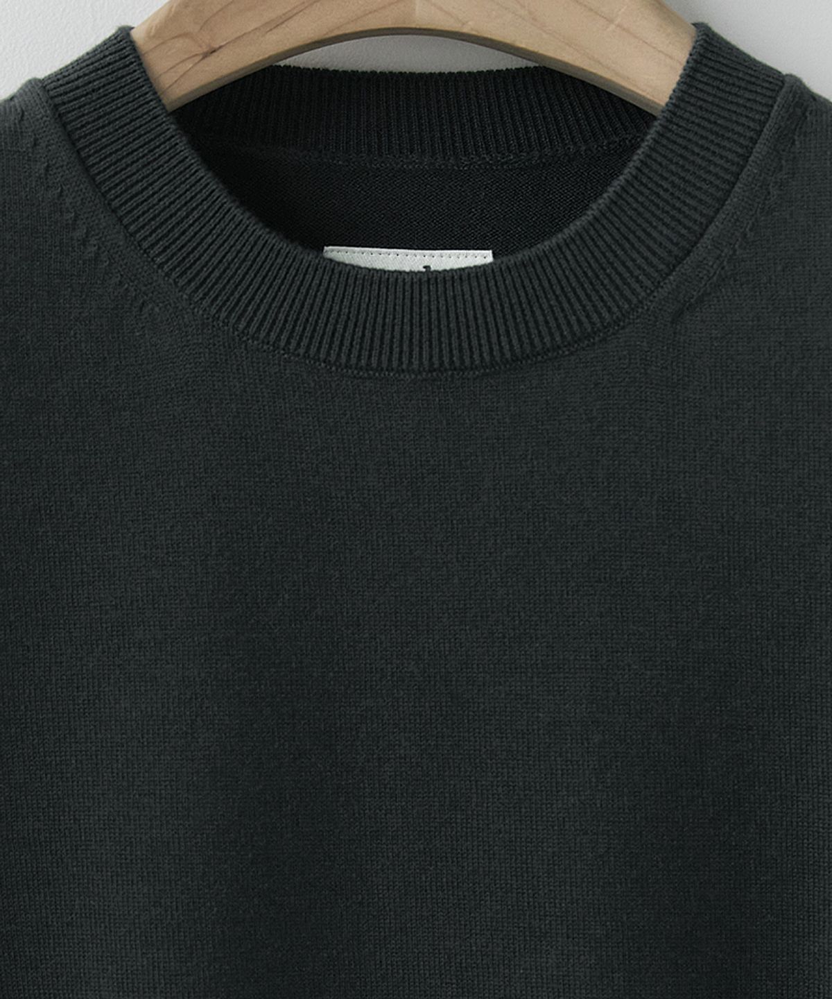 러프사이드(ROUGHSIDE) Whole Garment Crew Knit Charcoal