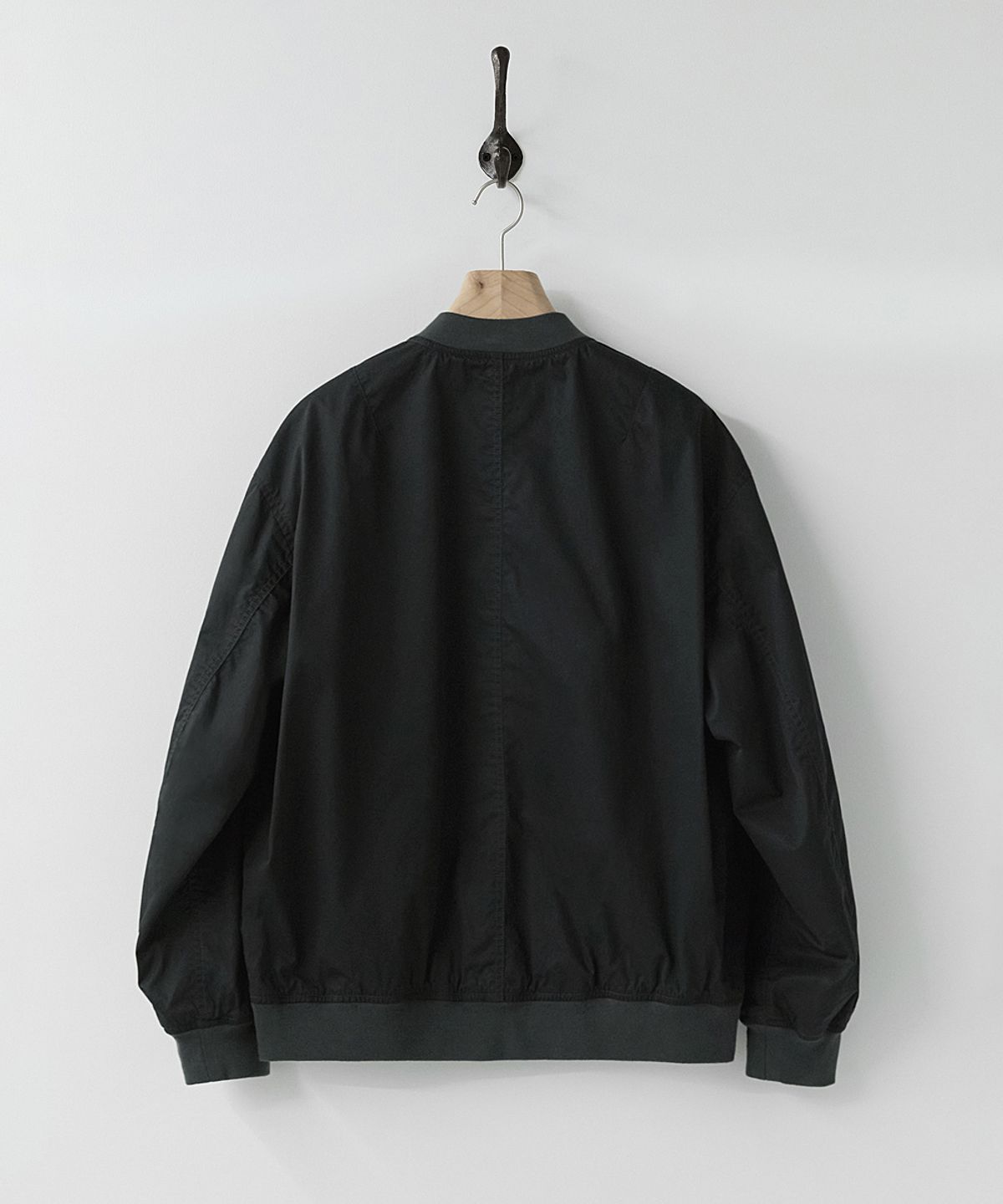 러프사이드(ROUGHSIDE) Skater Bomber (Reversible) Black