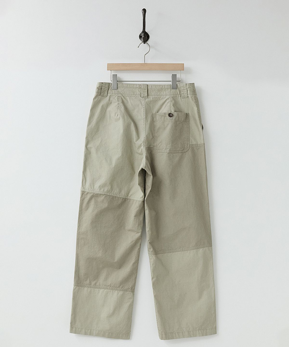 러프사이드(ROUGHSIDE) Contrast Panel Pants Sage