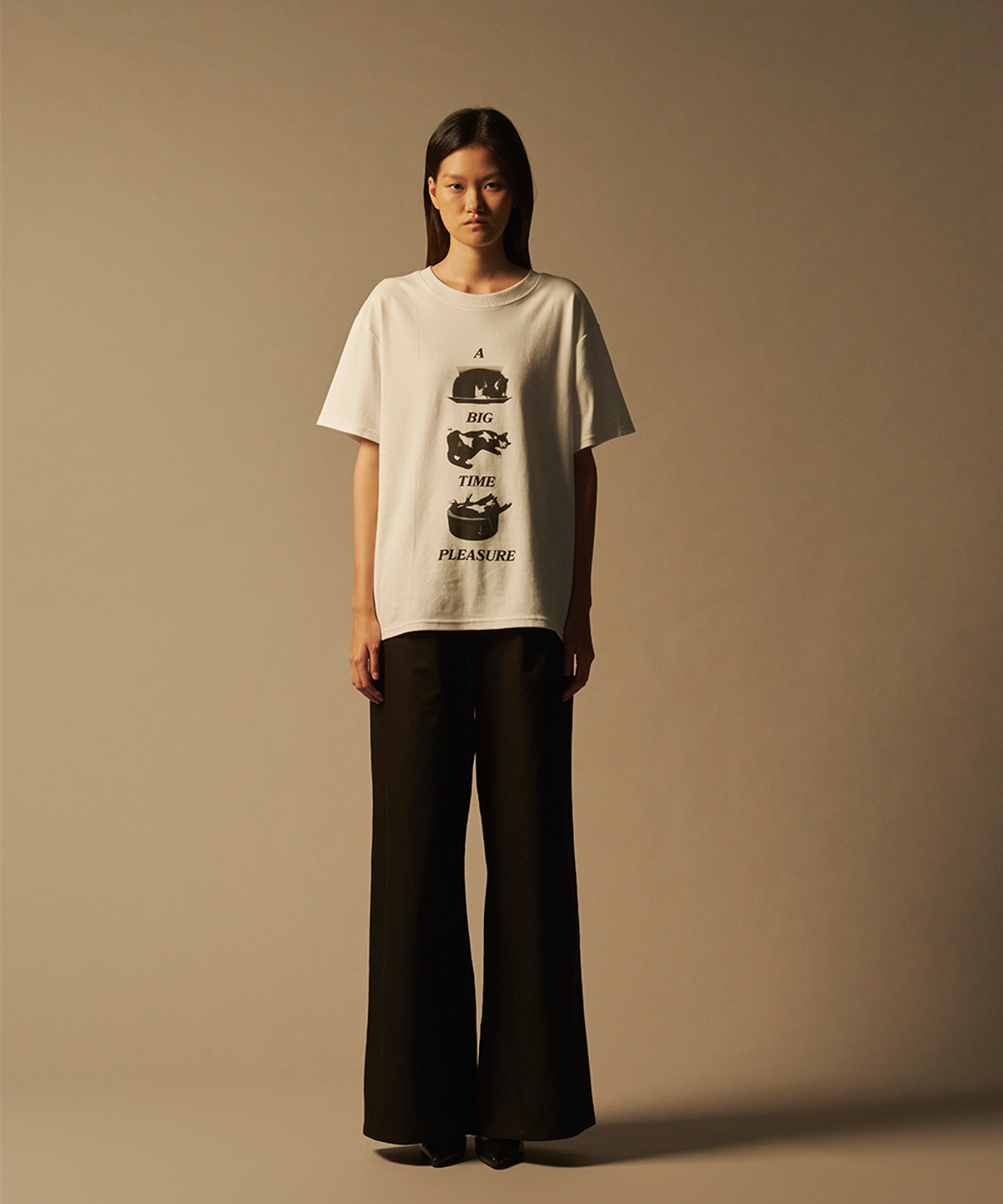 엑셉턴스 레터 스튜디오(ACCEPTANCELETTERSTUDIO) 캣 플레져 티셔츠 (화이트)