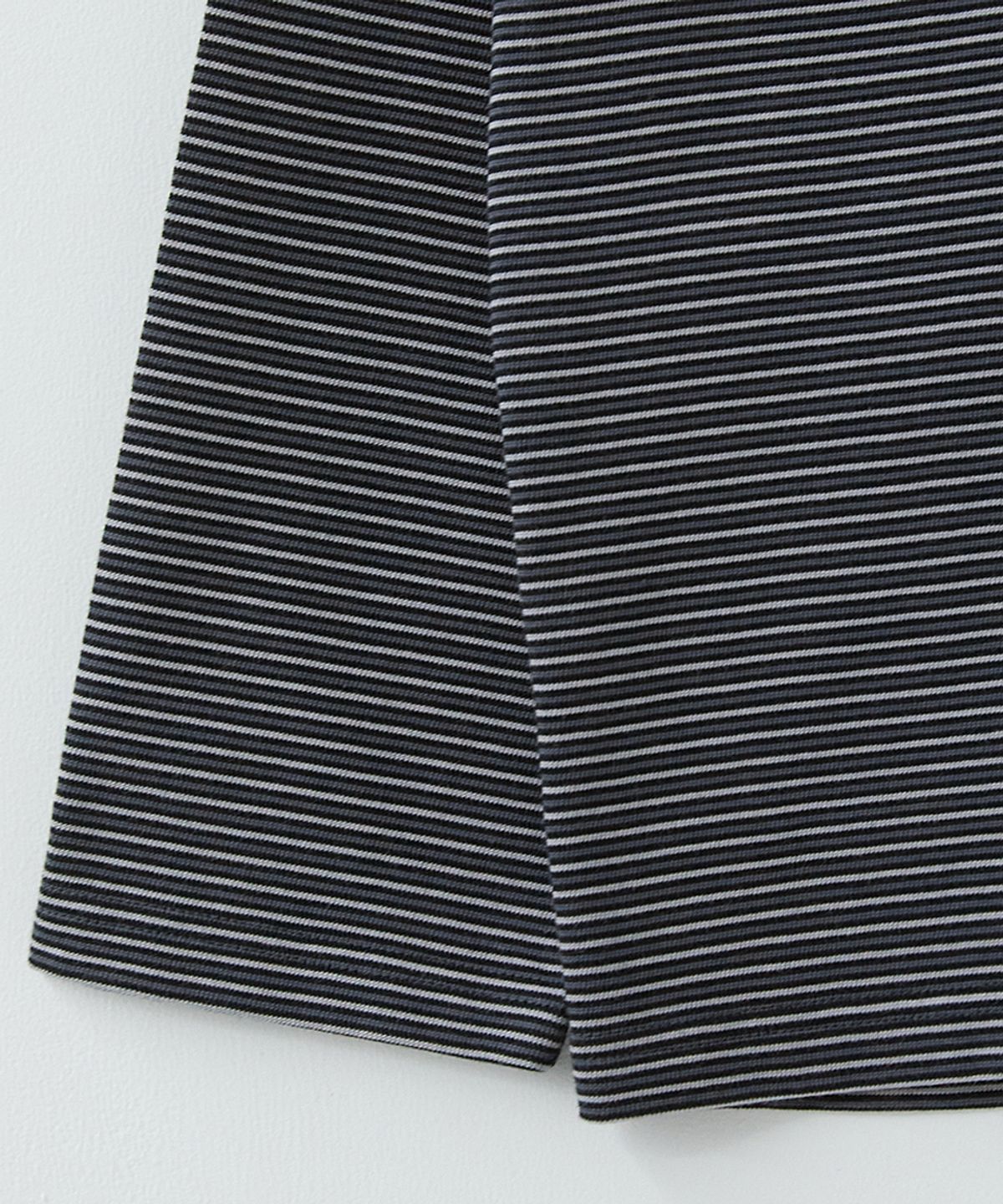 러프사이드(ROUGHSIDE) Pin Stripe Long Sleeve Space Grey