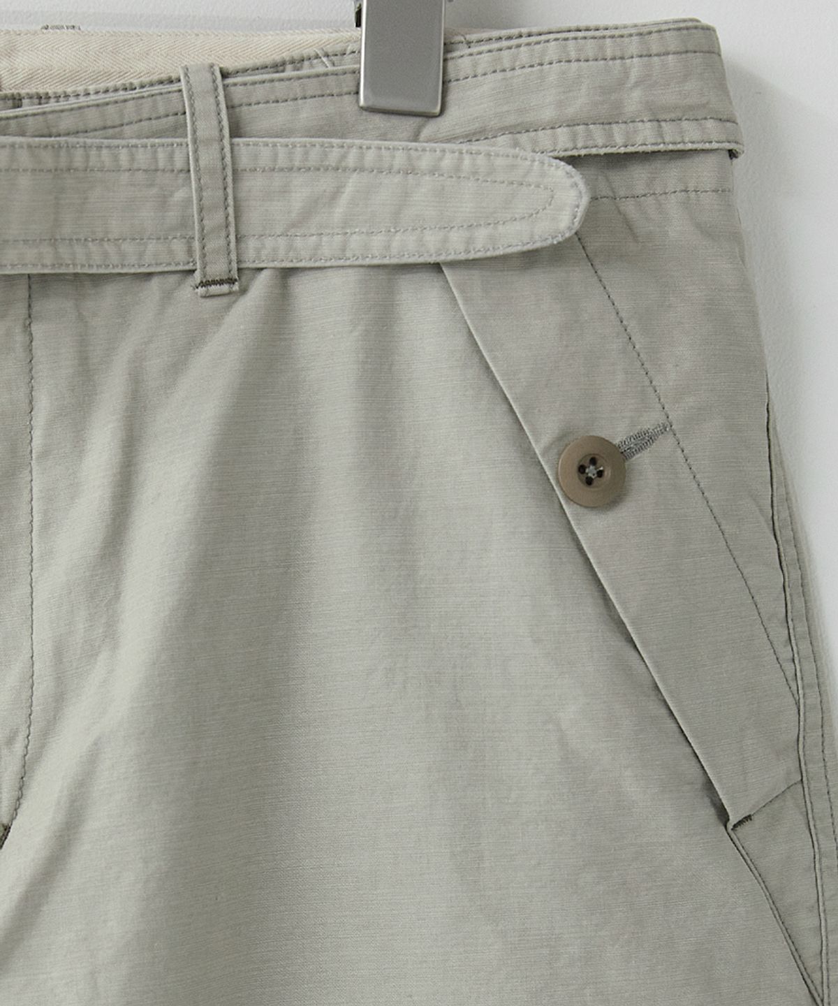러프사이드(ROUGHSIDE) Downhill Belted Pants Ecru