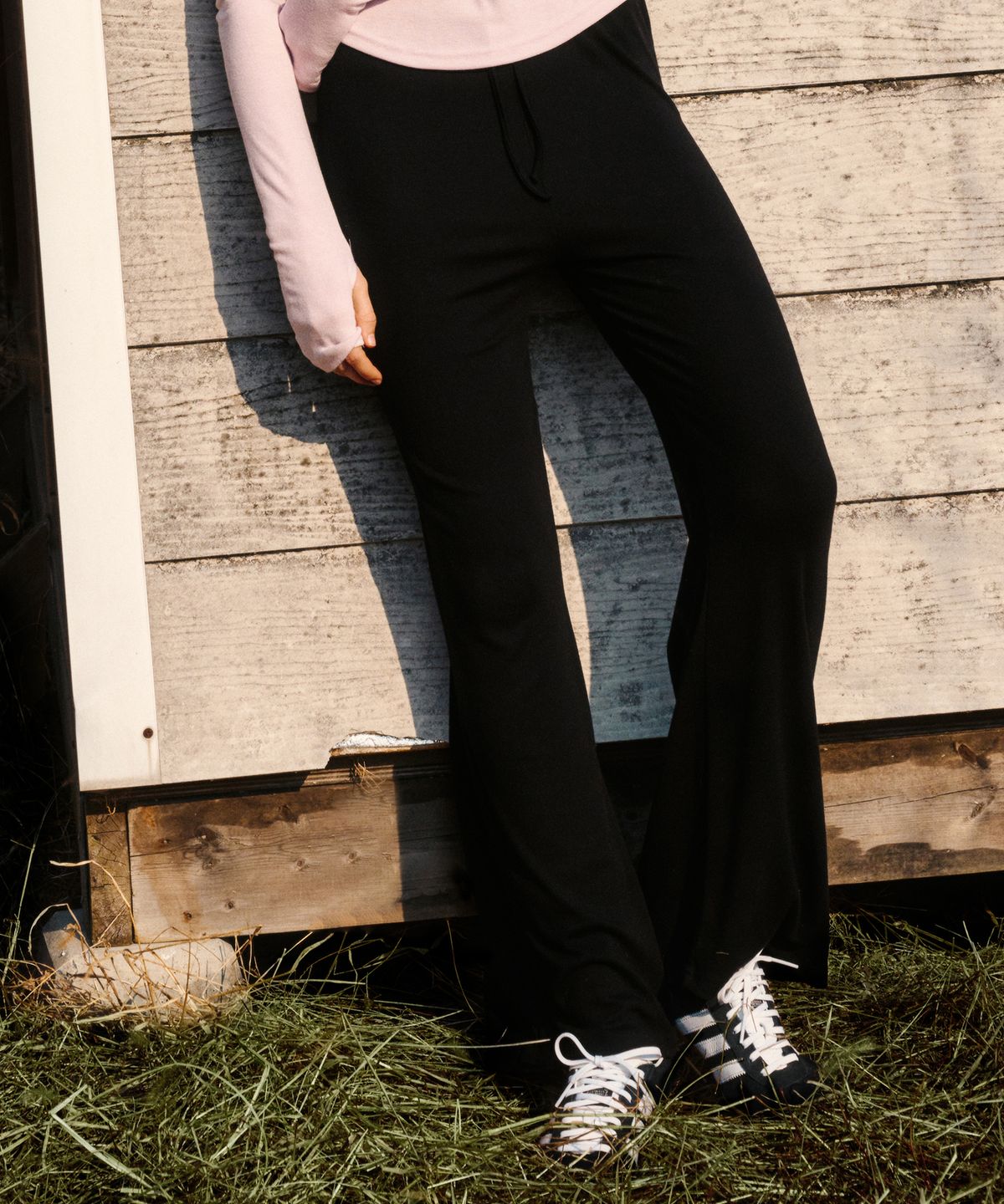 에르에르(ERER) Bootcut Sweat Pants Black