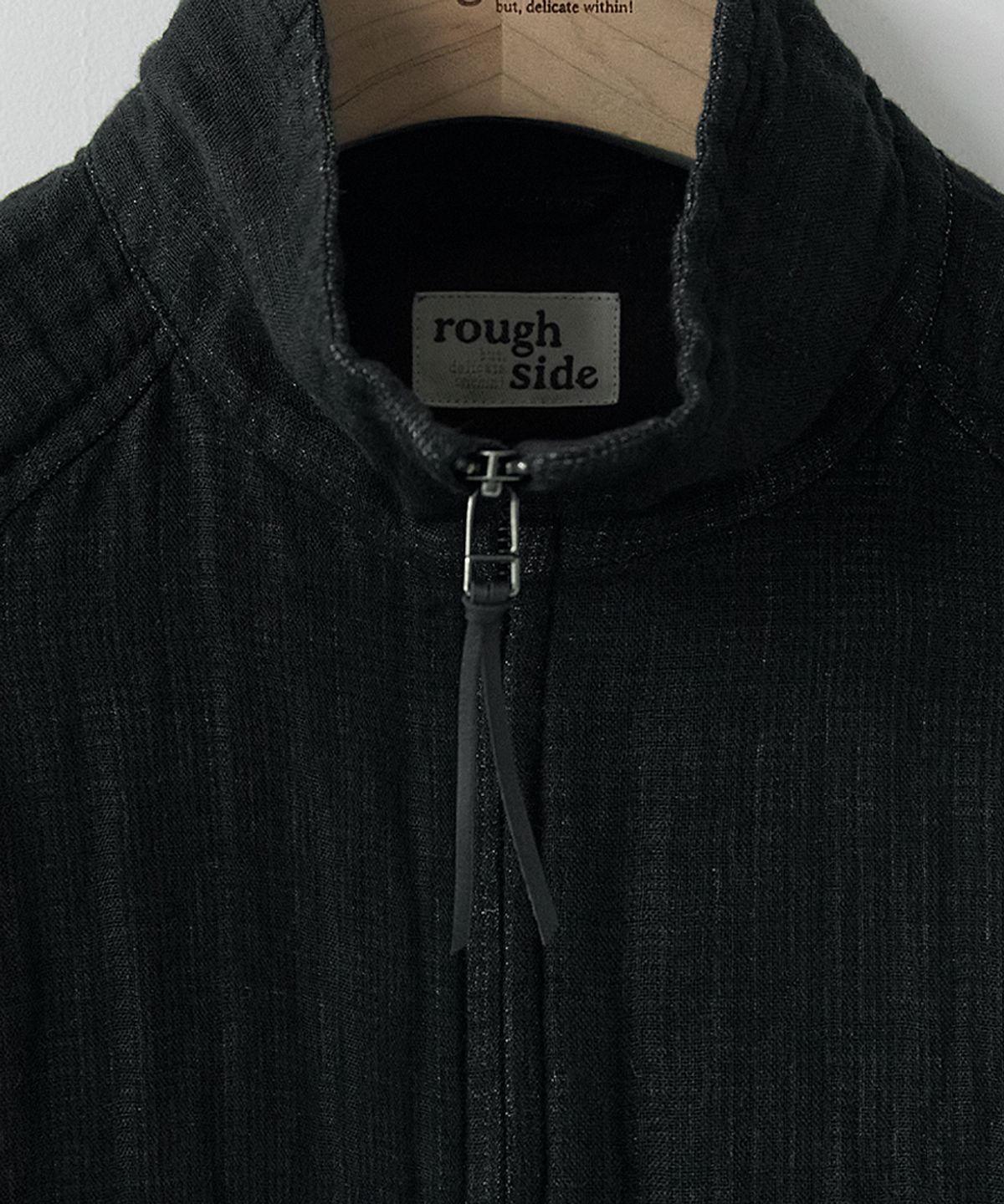 러프사이드(ROUGHSIDE) Linen Track Jacket Black