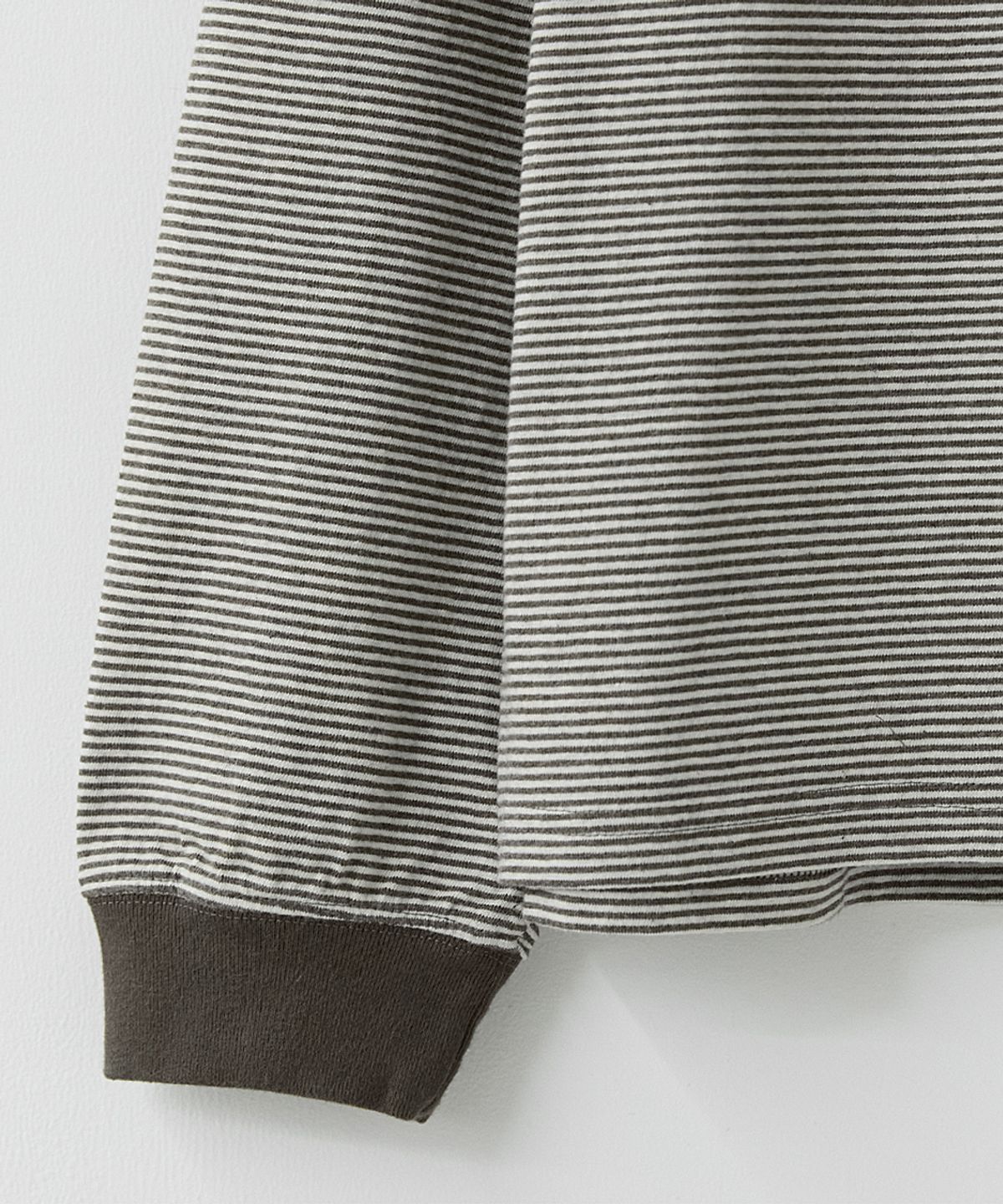 러프사이드(ROUGHSIDE) Fine Stripe Long Sleeve Humus