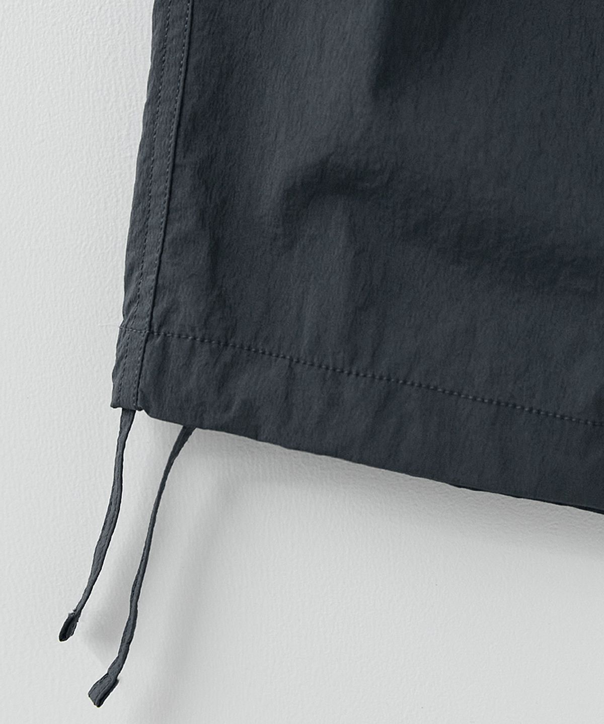 러프사이드(ROUGHSIDE) Easy Para Pants Graphite