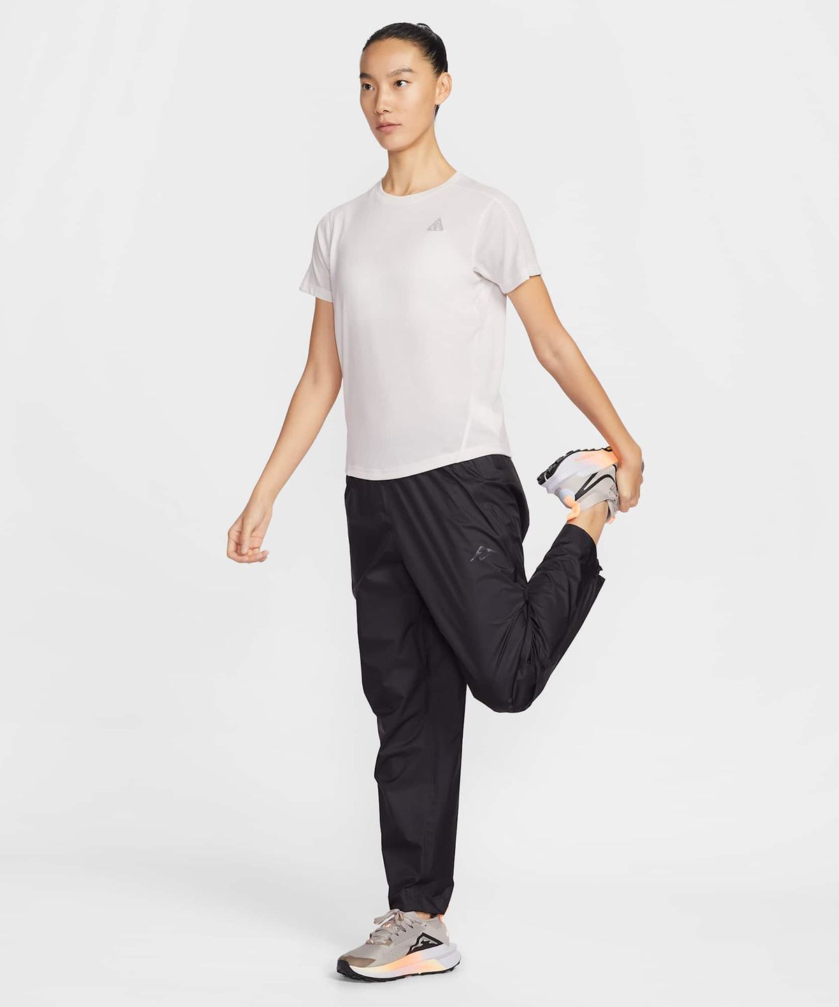 나이키(NIKE) ACG 드라이 핏 반소매 트레일 러닝 탑 W - 팬텀:서밋 화이트 / IO9651-030
