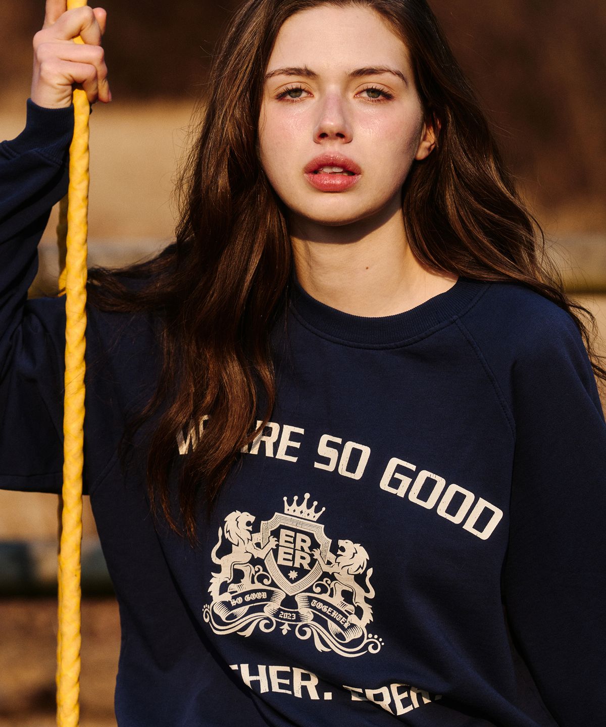 에르에르(ERER) College Vintage Raglan Sweatshirt Navy