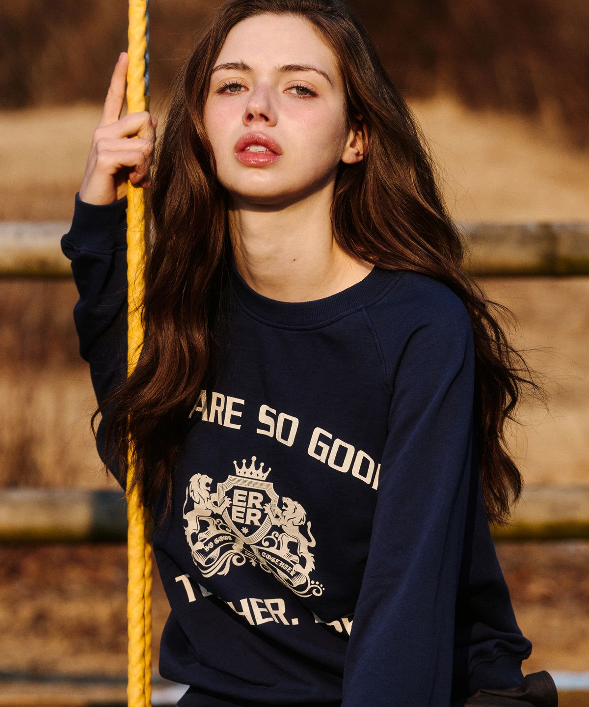 에르에르(ERER) College Vintage Raglan Sweatshirt Navy