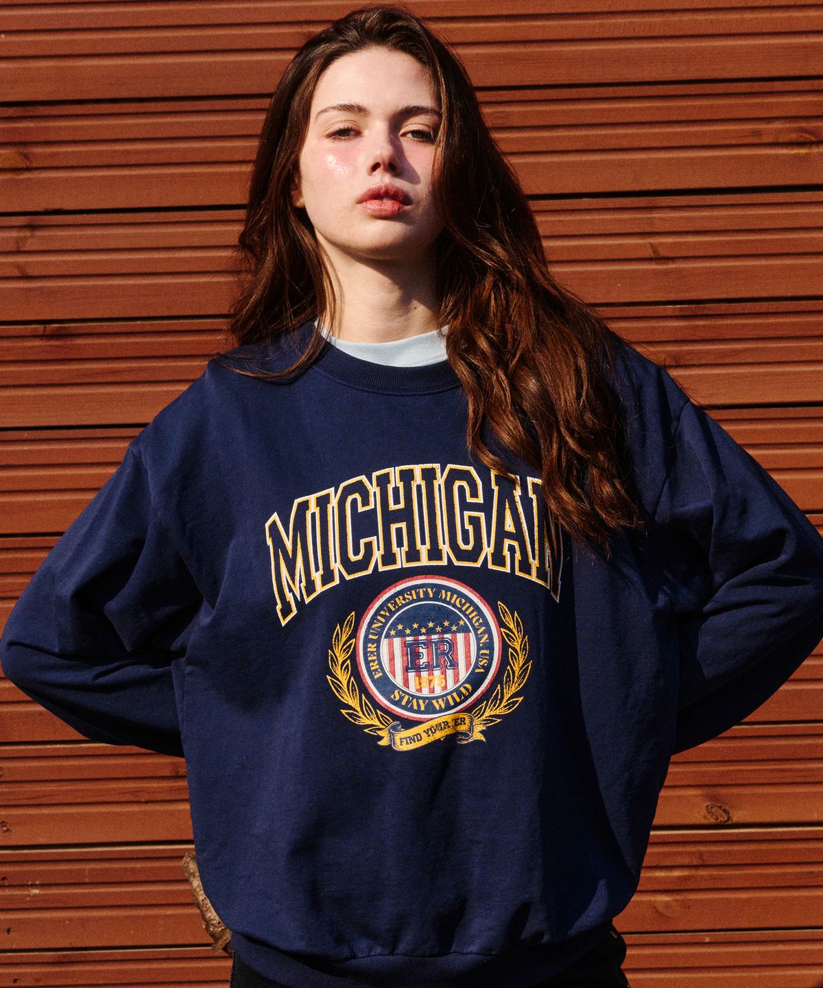 에르에르(ERER) Michigan Vintage Sweatshirt Navy