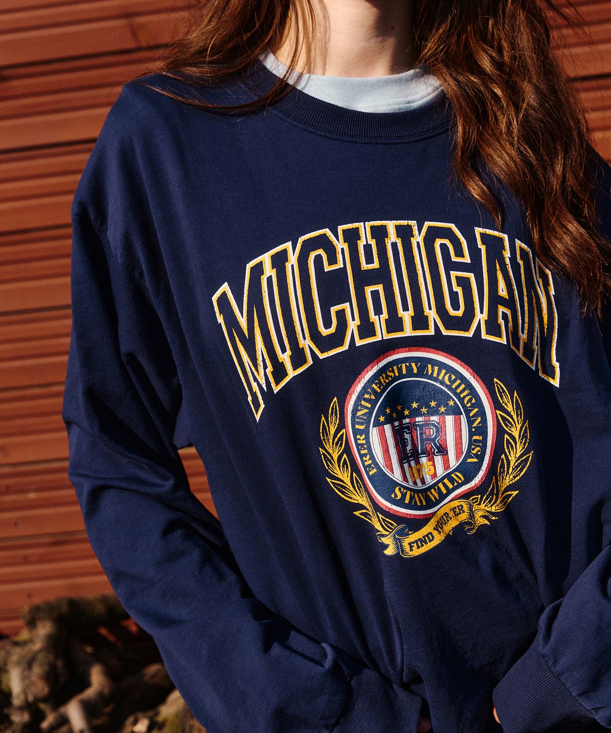 에르에르(ERER) Michigan Vintage Sweatshirt Navy