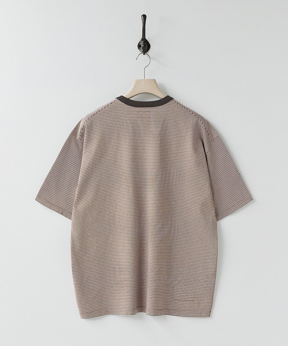 러프사이드(ROUGHSIDE) Pin Stripe Half Sleeve Retro Brick