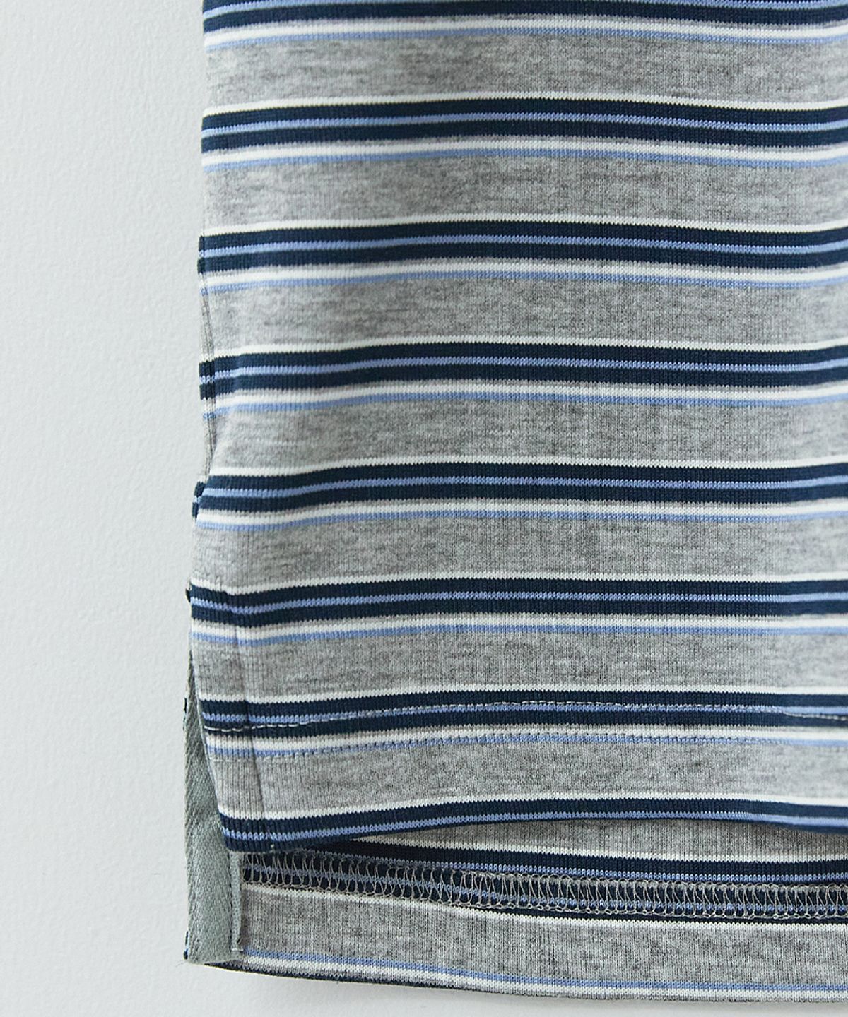 러프사이드(ROUGHSIDE) Fluid Stripe Half Sleeve M.Grey