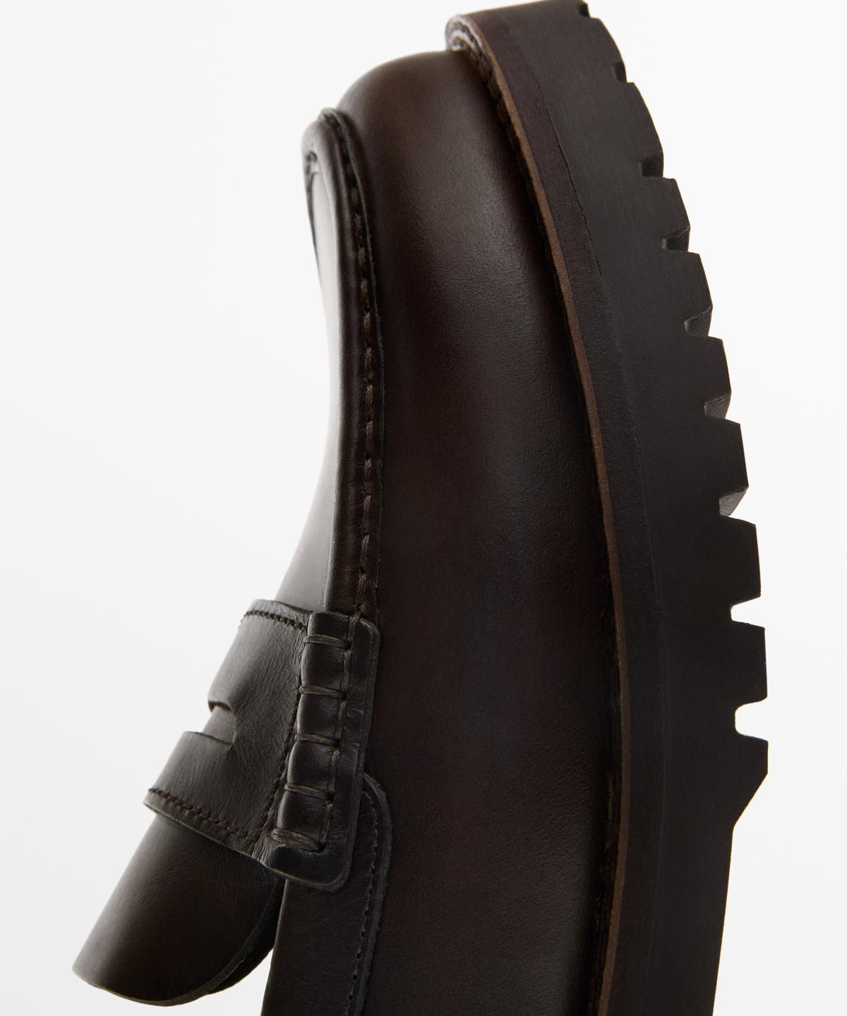 마시모두띠(MASSIMO DUTTI) 발등 스티치 트랙솔 로퍼