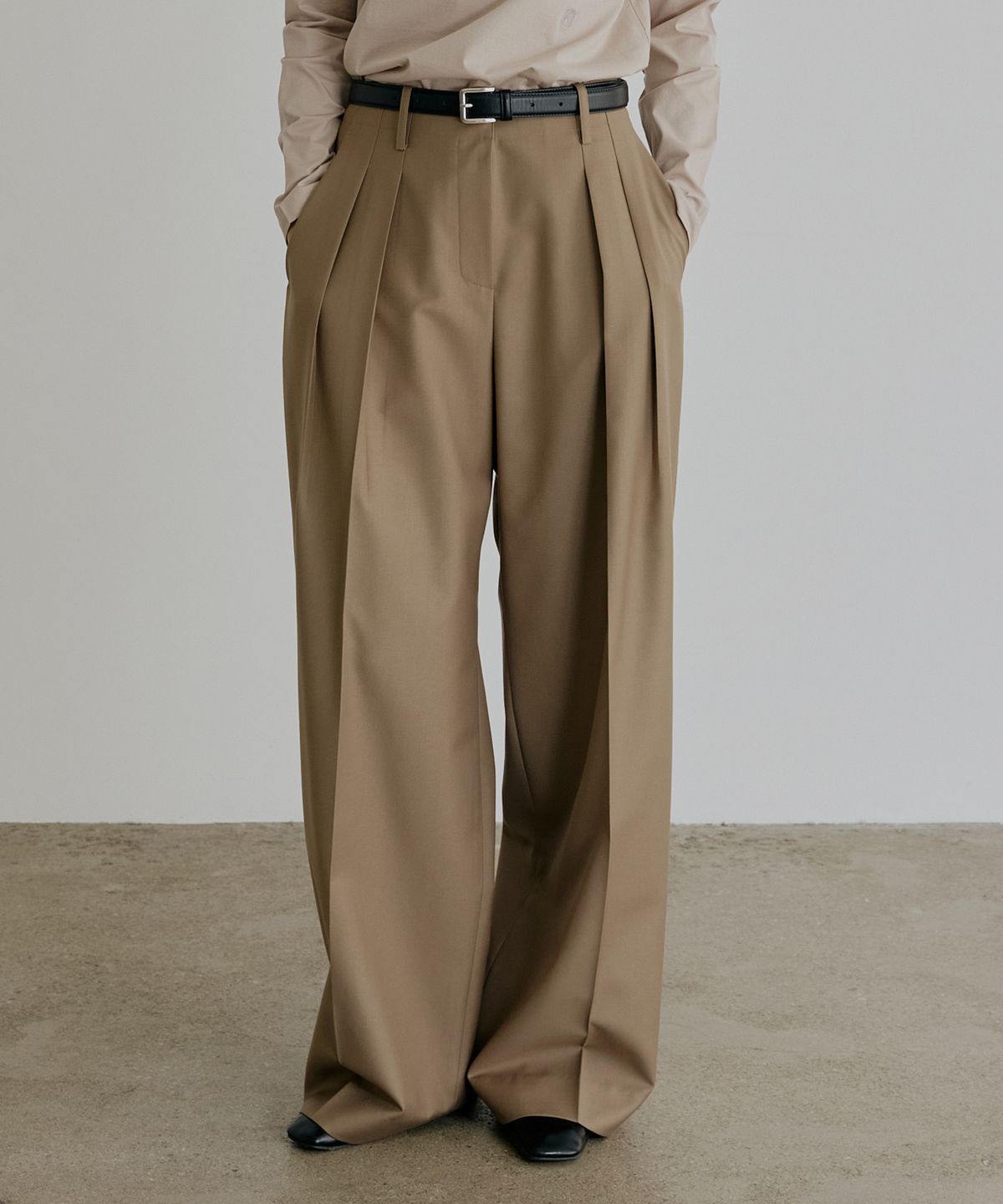 아티드(ARTID) 투턱 와이드 슬랙스_CAMEL BEIGE
